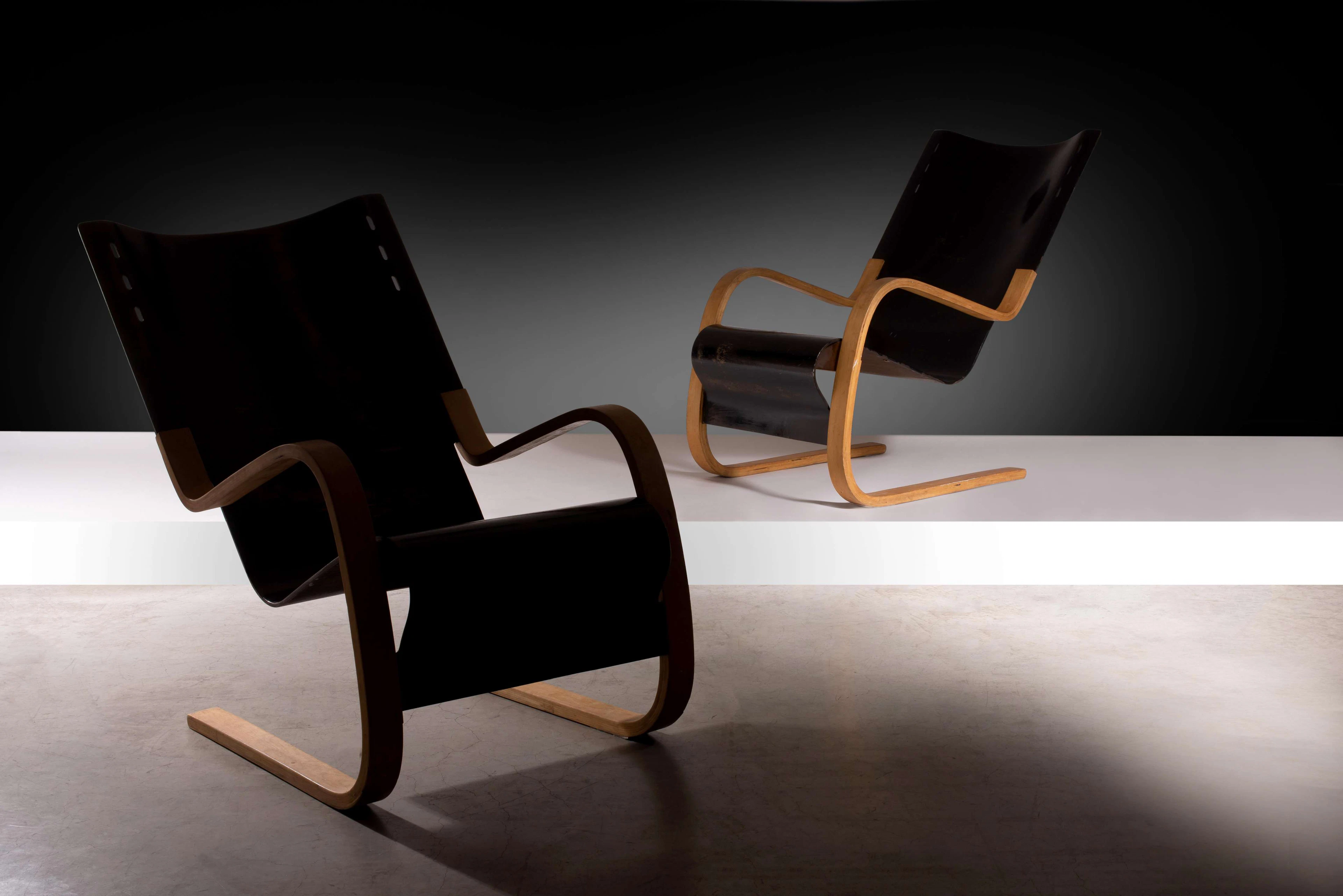 Alvar AALTO 1898 - 1976 Exceptionnelle paire de fauteuils...