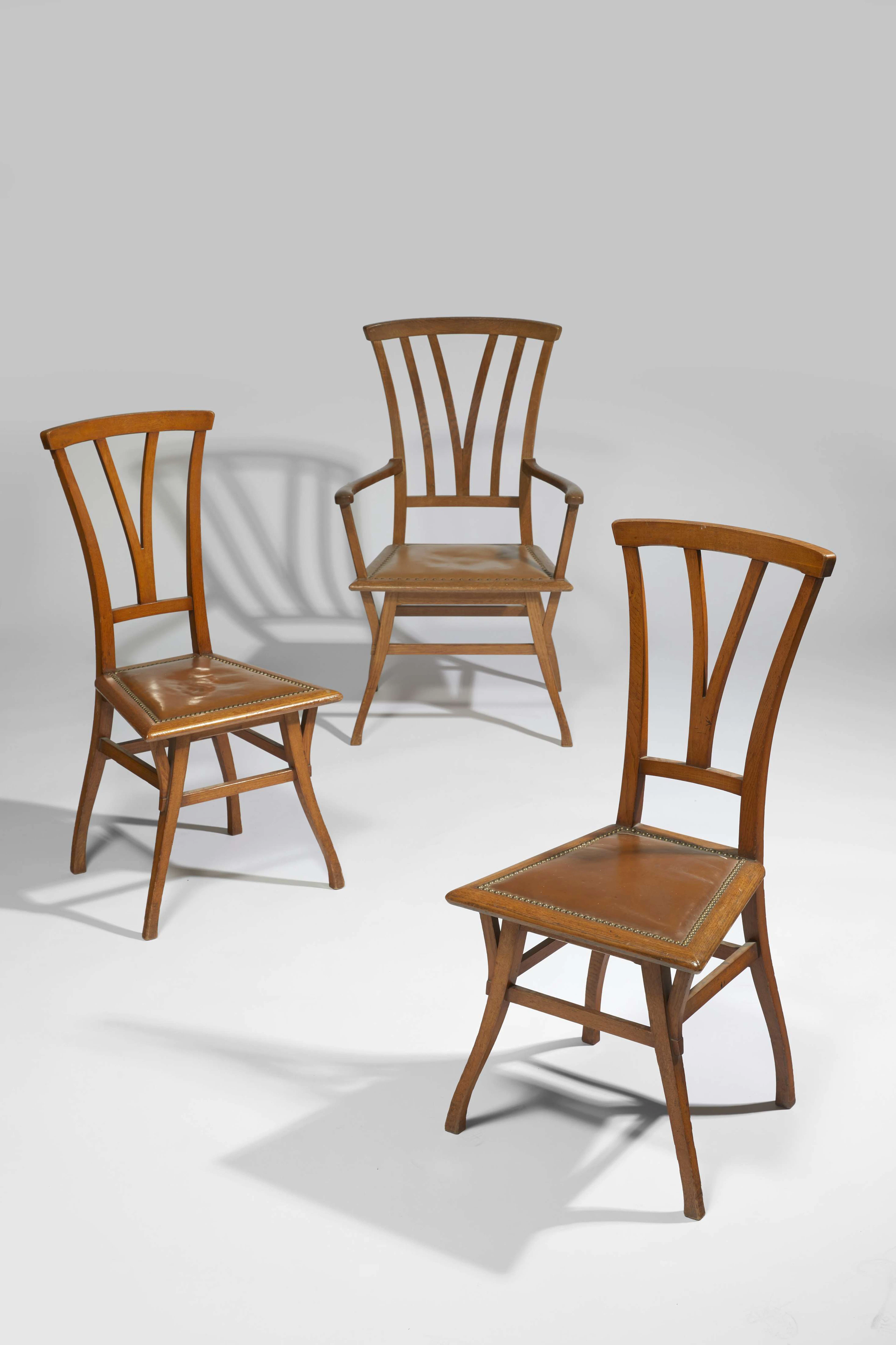 Henry VAN DE VELDE (1863-1957) Paire de chaises modèle...
