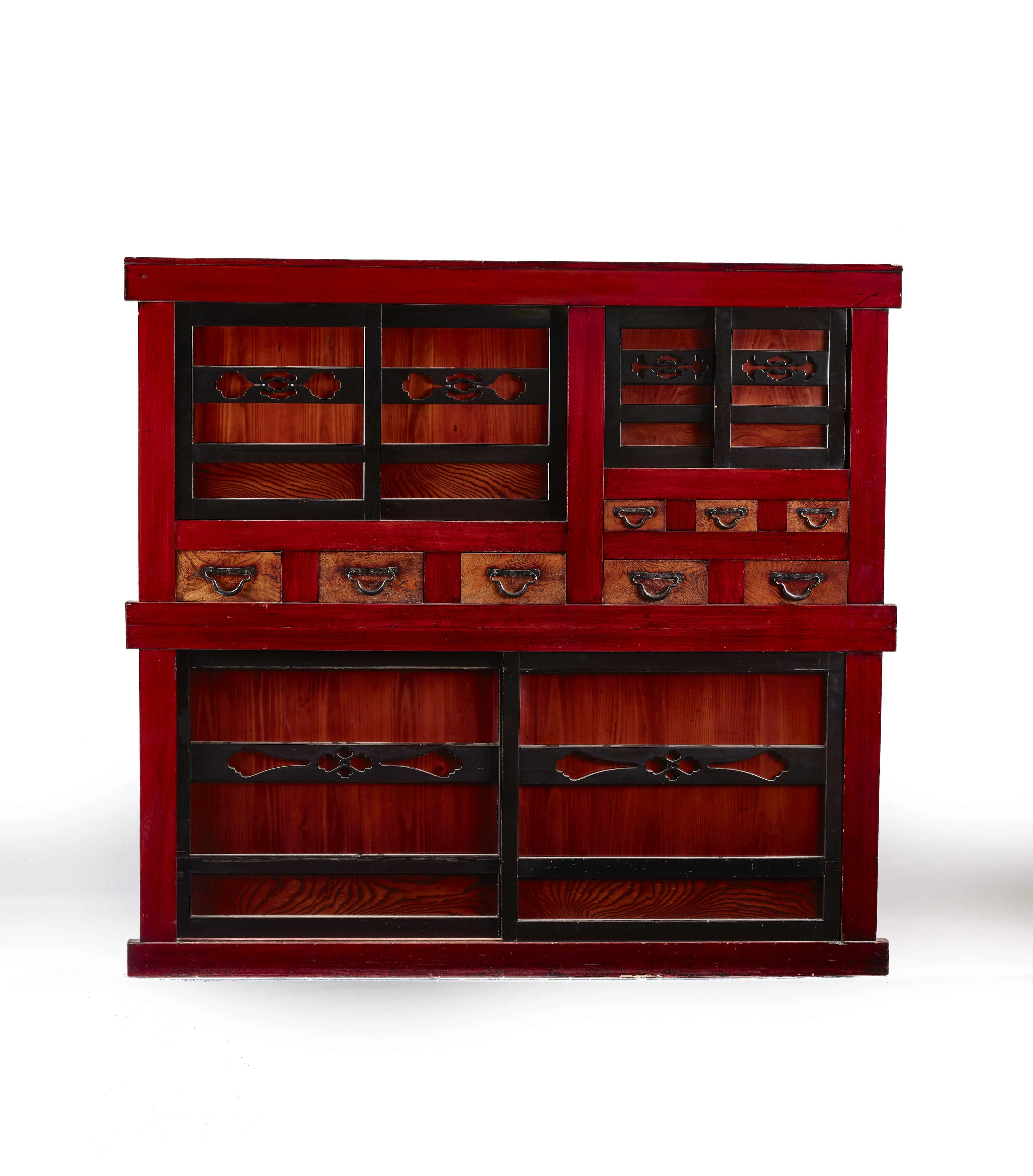 GRAND MEUBLE DE CUISINE MIZUYA EN BOIS HINOKI ET KEYAKI PARTIELLEMENT LAQUÉ