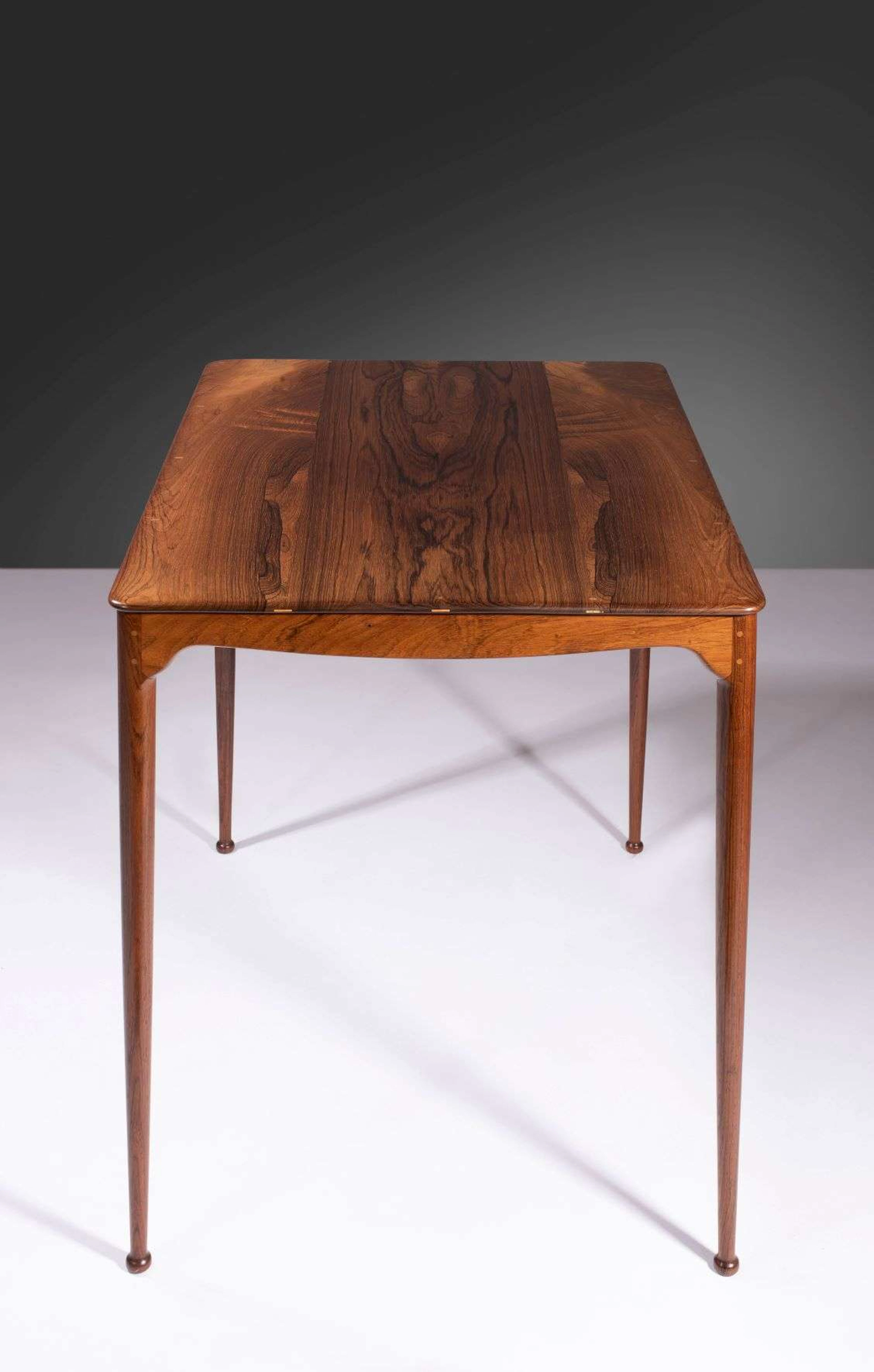 Peder MOOS 1906-1991 Rare table d'appoint dite « Museum...