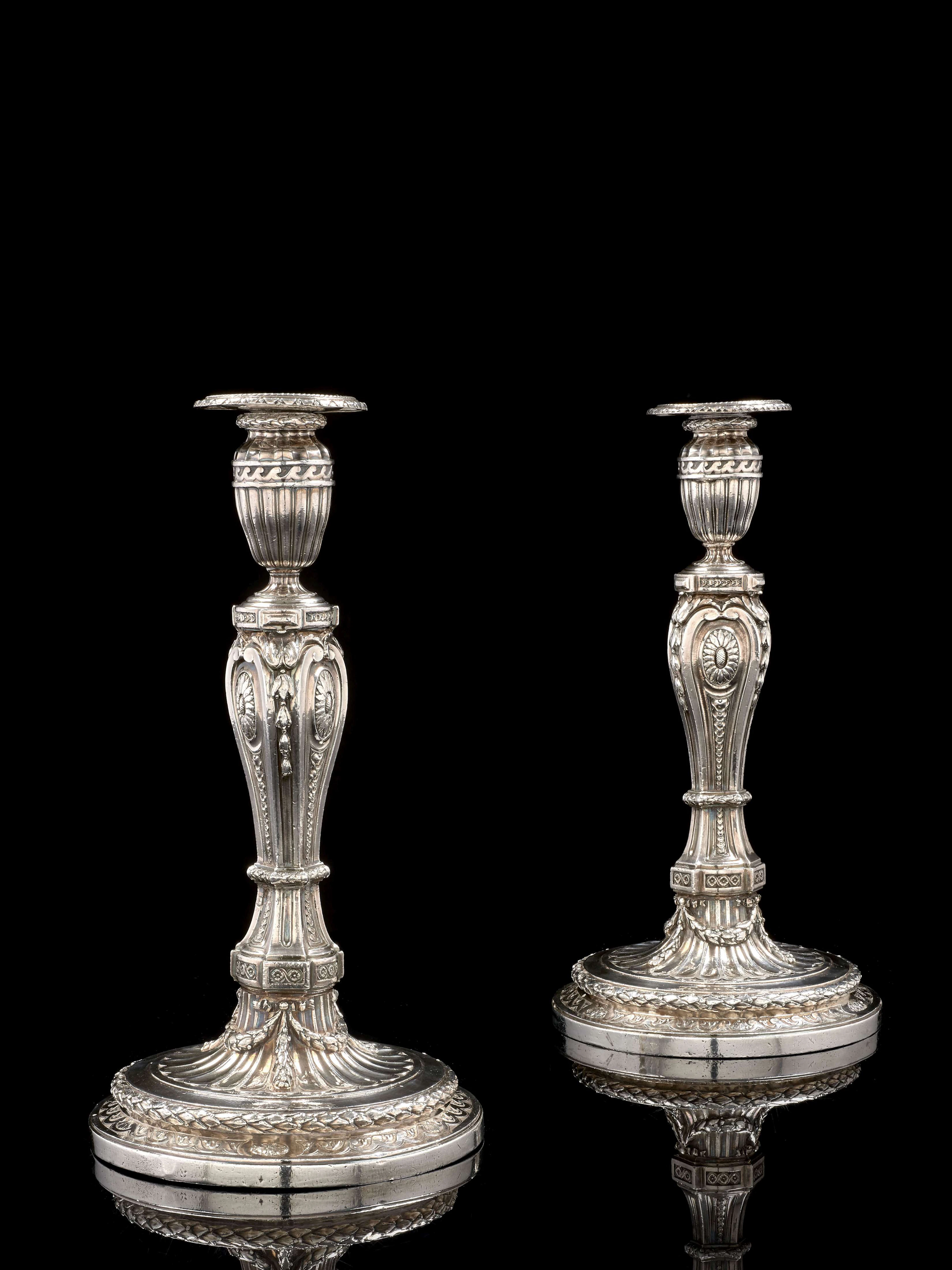 PAIRE DE FLAMBEAUX EN ARGENT