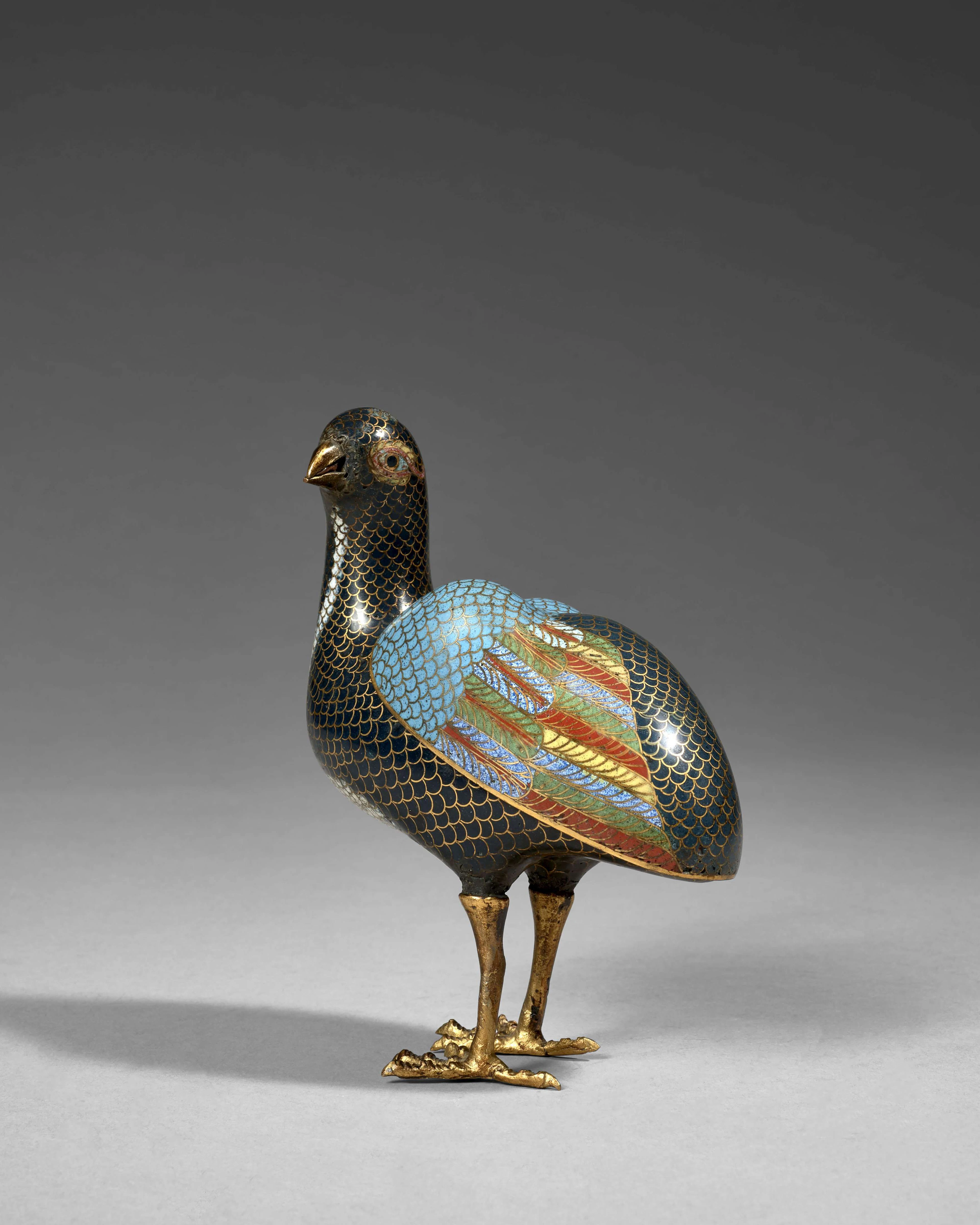 CAILLE EN CUIVRE DORÉ ET ÉMAUX CLOISONNÉS