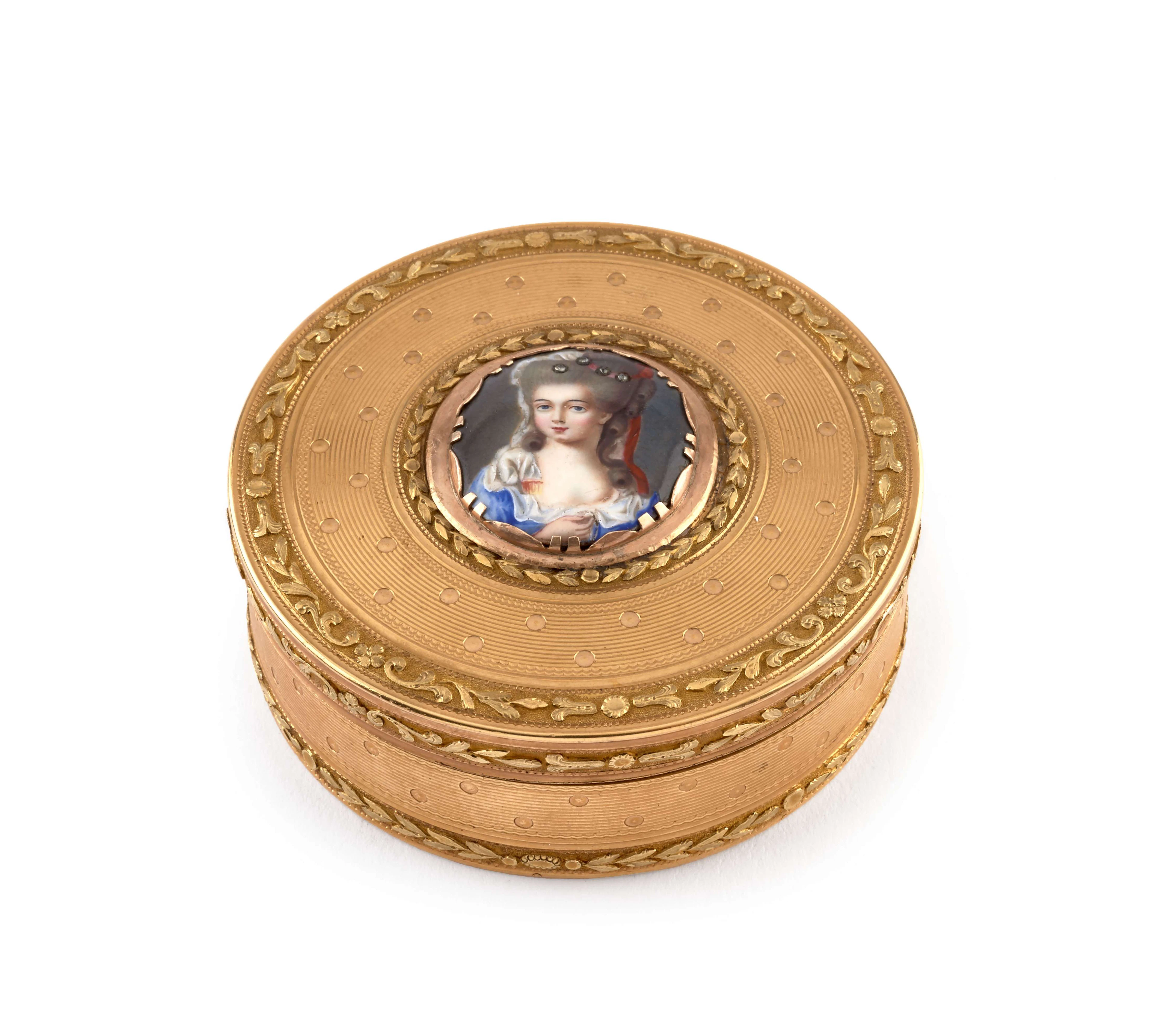 BOÎTE EN OR ET ÉMAIL
