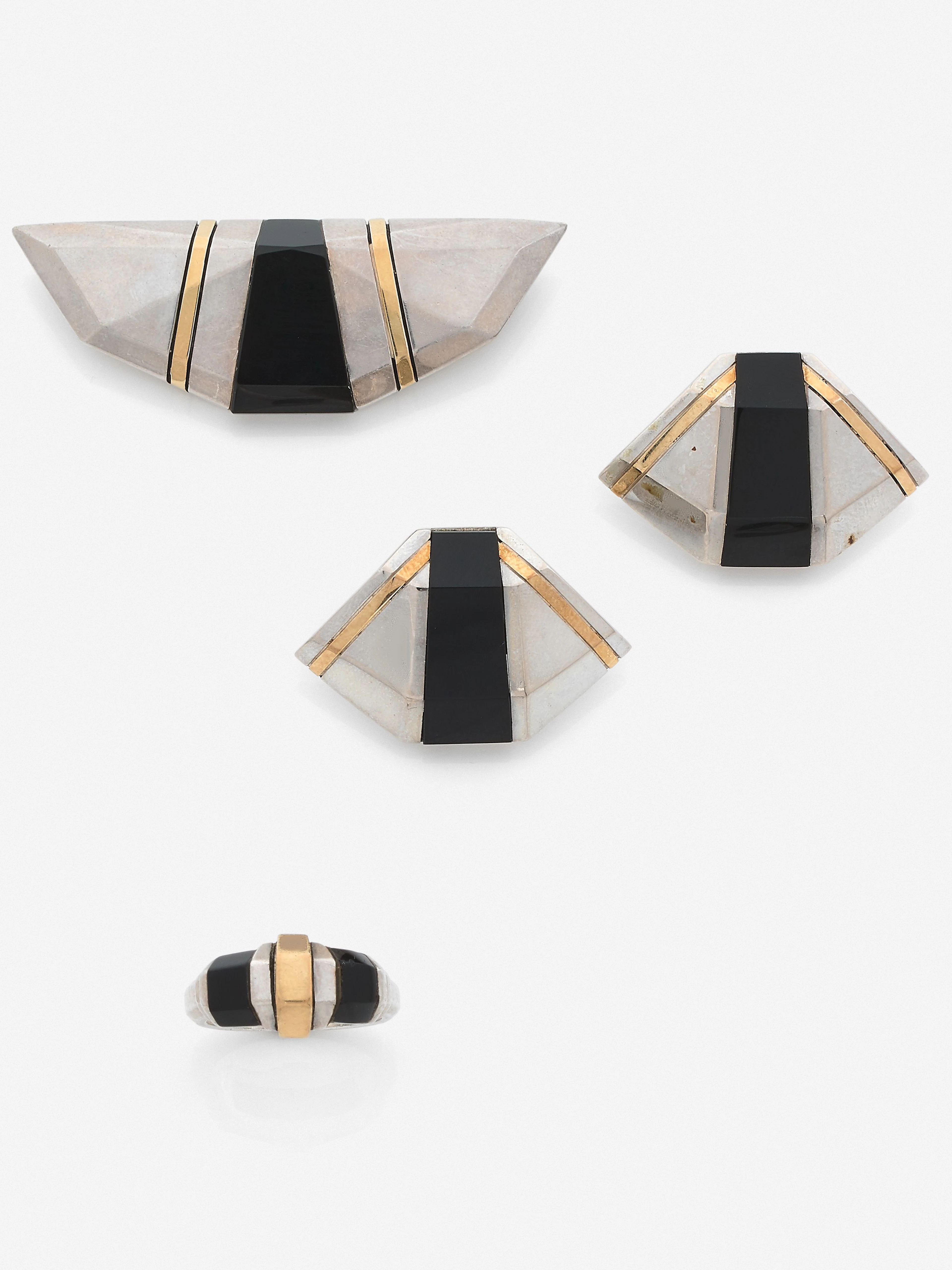 CARTIER Broche, bague et paire de boucles d'oreilles