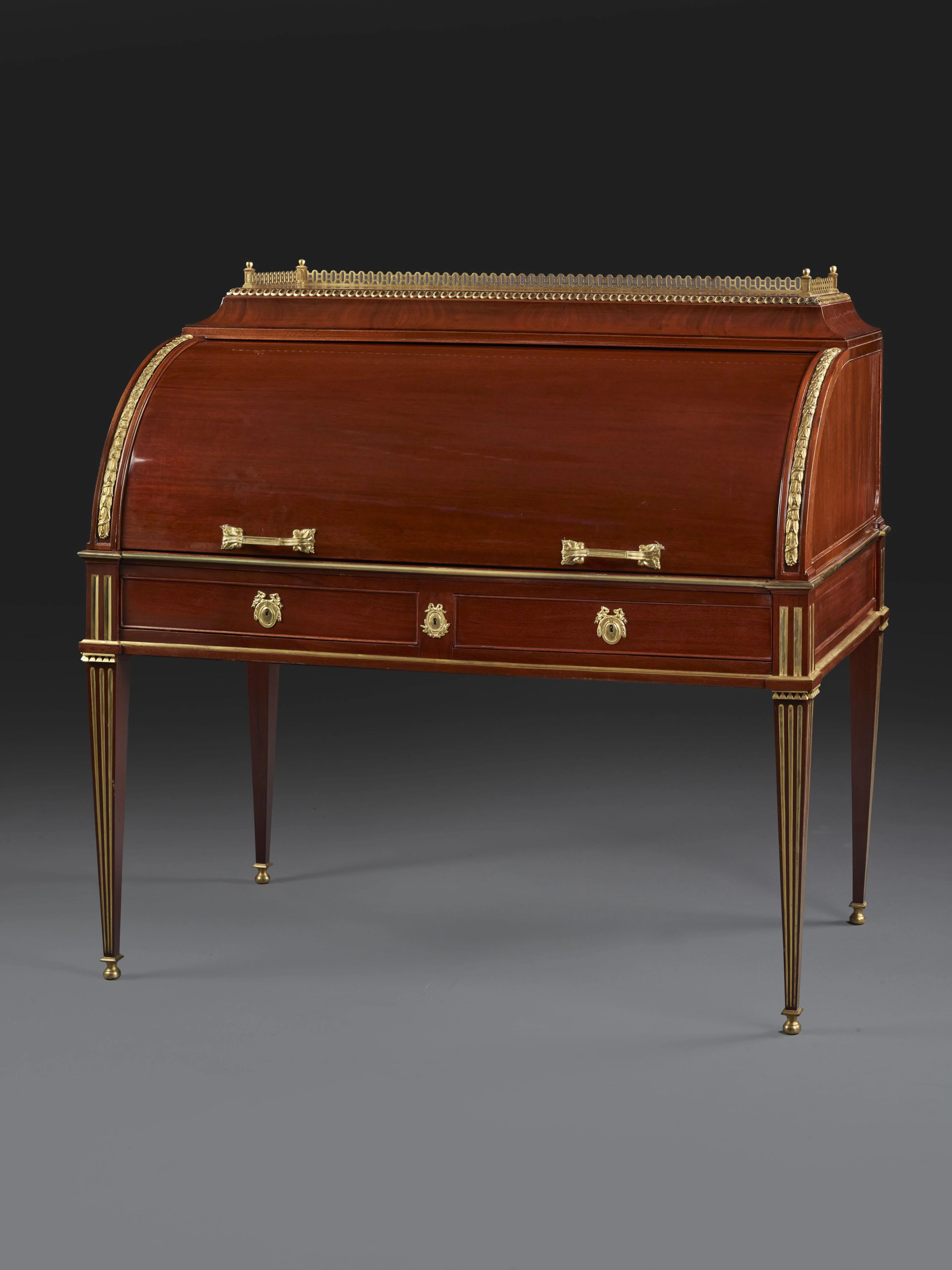 BUREAU À CYLINDRE D'ÉPOQUE LOUIS XVI