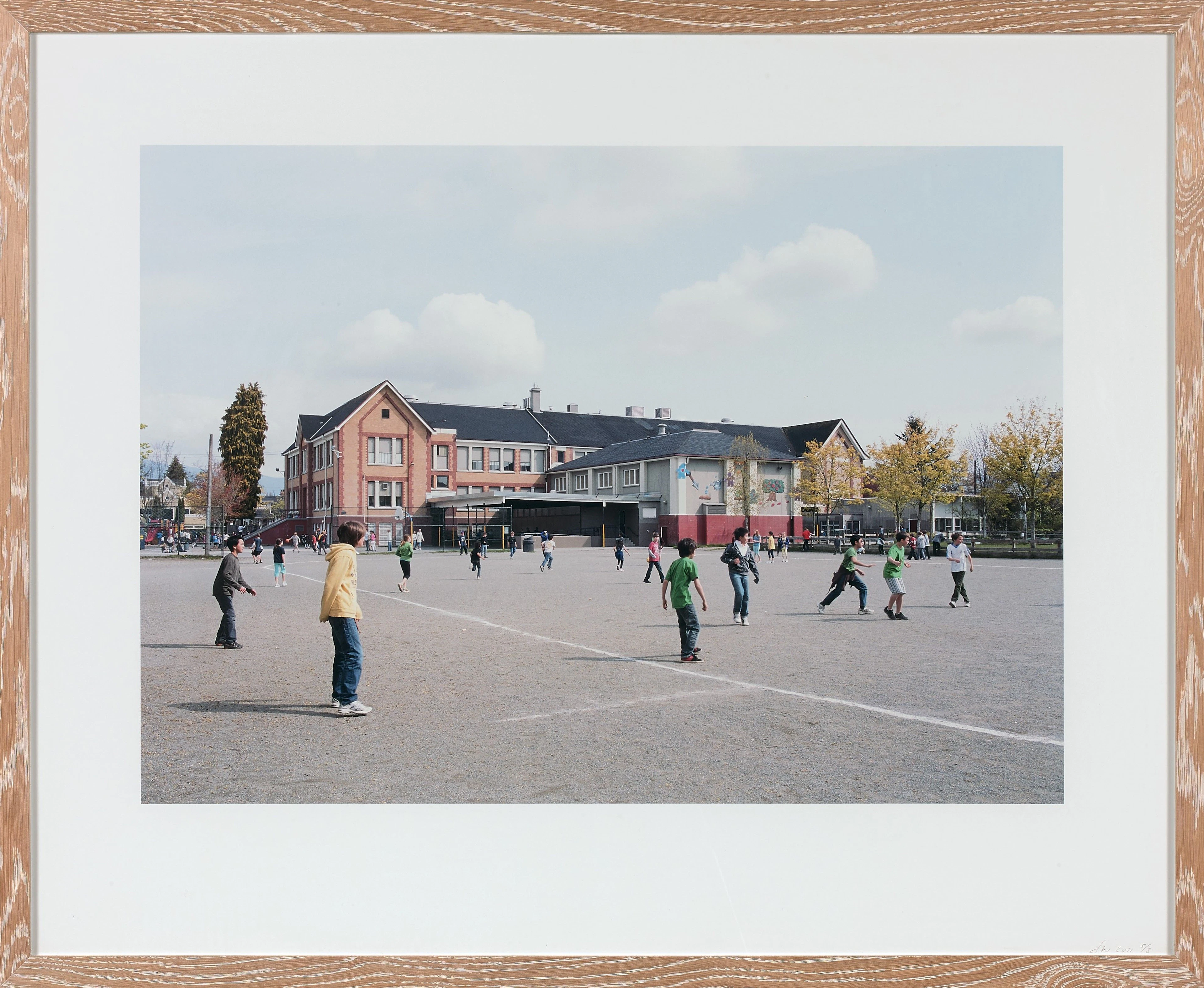 Jeff WALL (Né en 1946) SCHOOLYARD, VANCOUVER - SPRING - 2011 Tirage jet d'encre