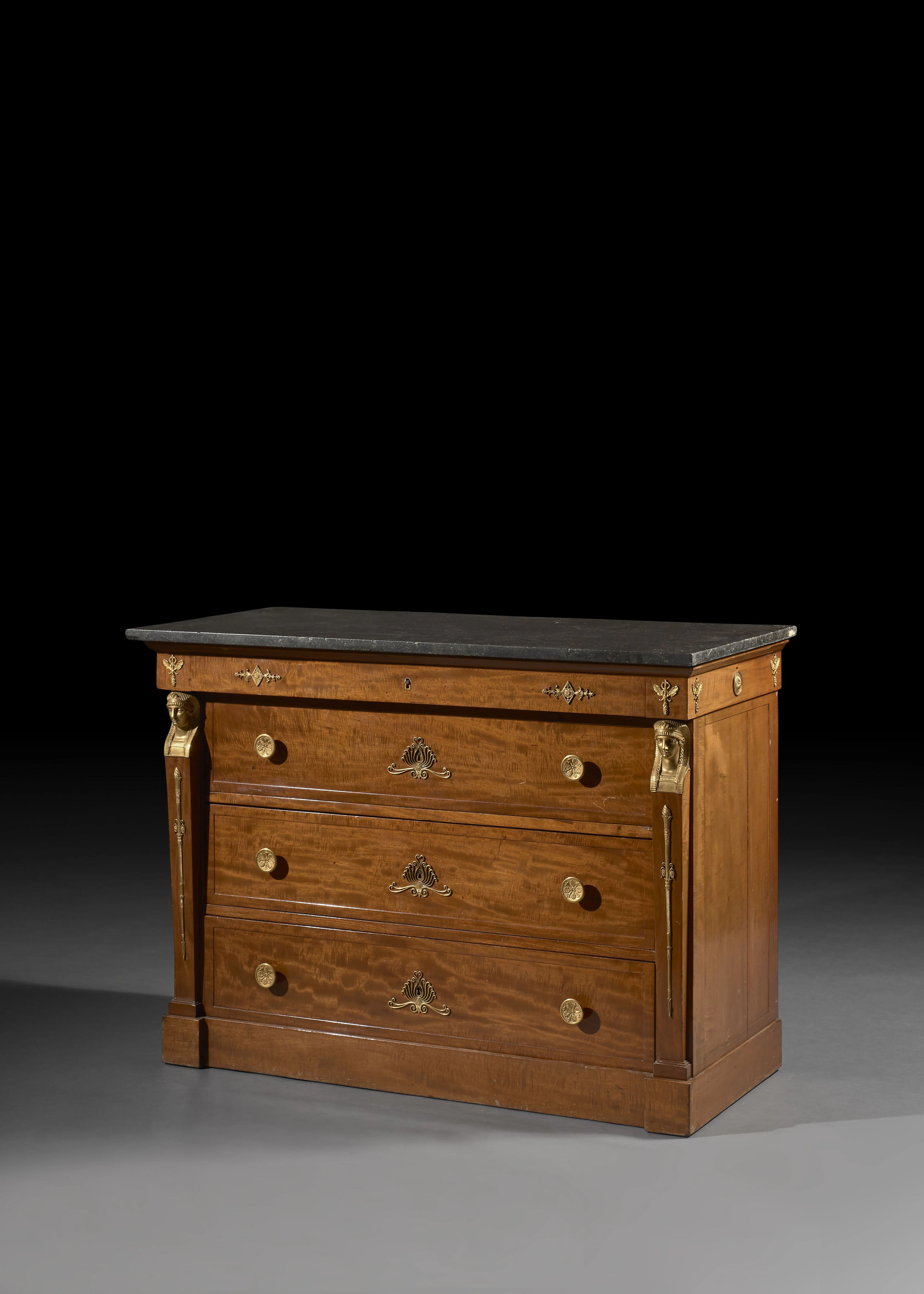 COMMODE D'ÉPOQUE RESTAURATION