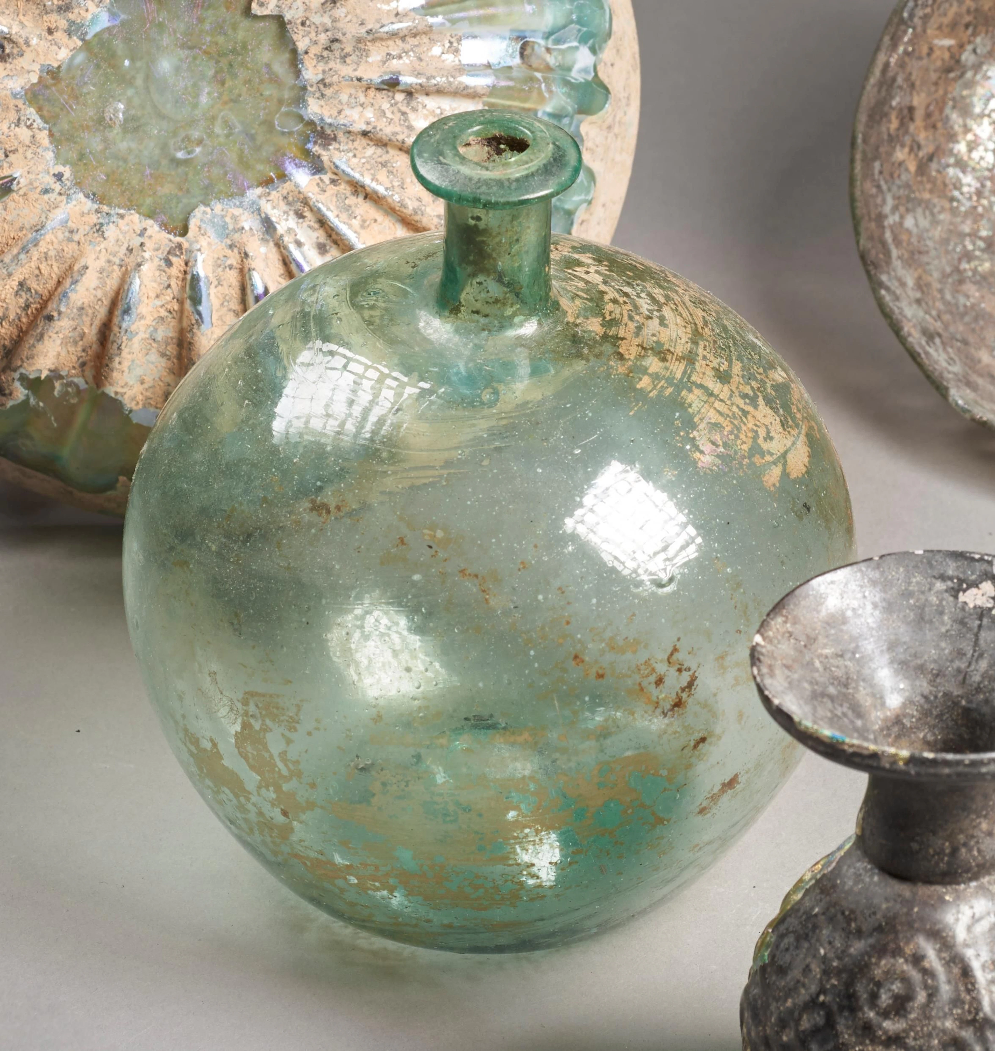 BOUTEILLE EN VERRE Art gallo-romain, 1er-2e siècle