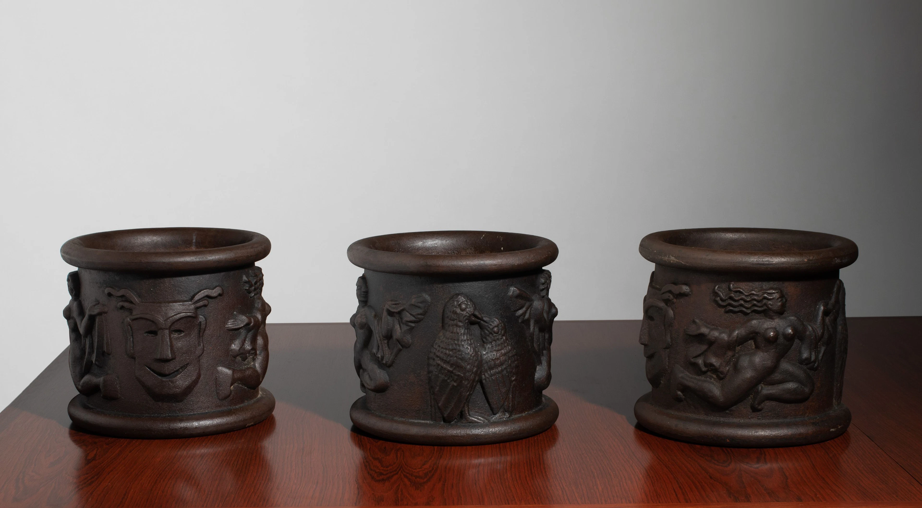 Anna PETRUS 1886-1949 Suite de trois pots de jardin - création 1925