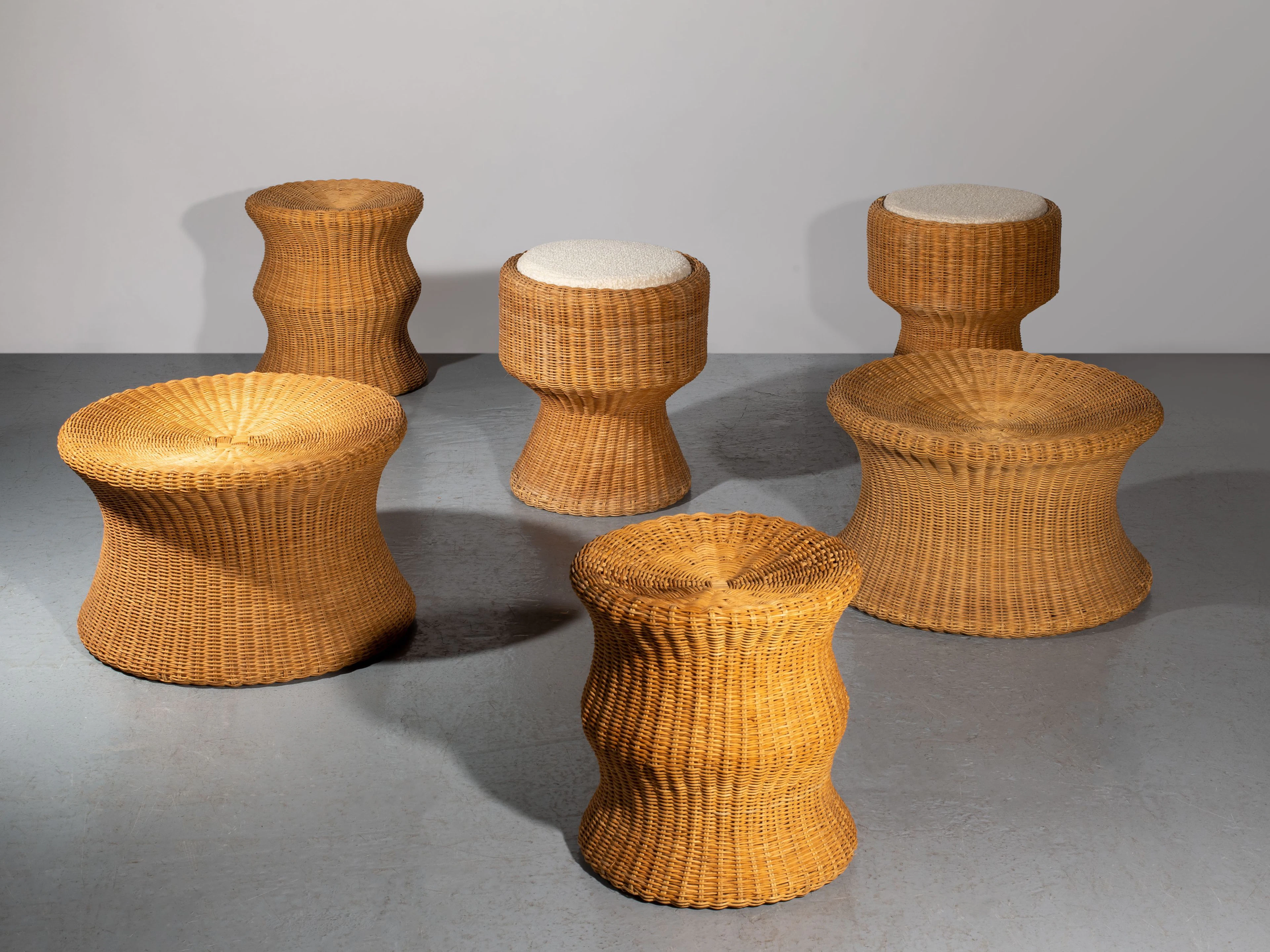 Eero AARNIO Né en 1932 Suite de six tabourets « Juttu » - circa 1960