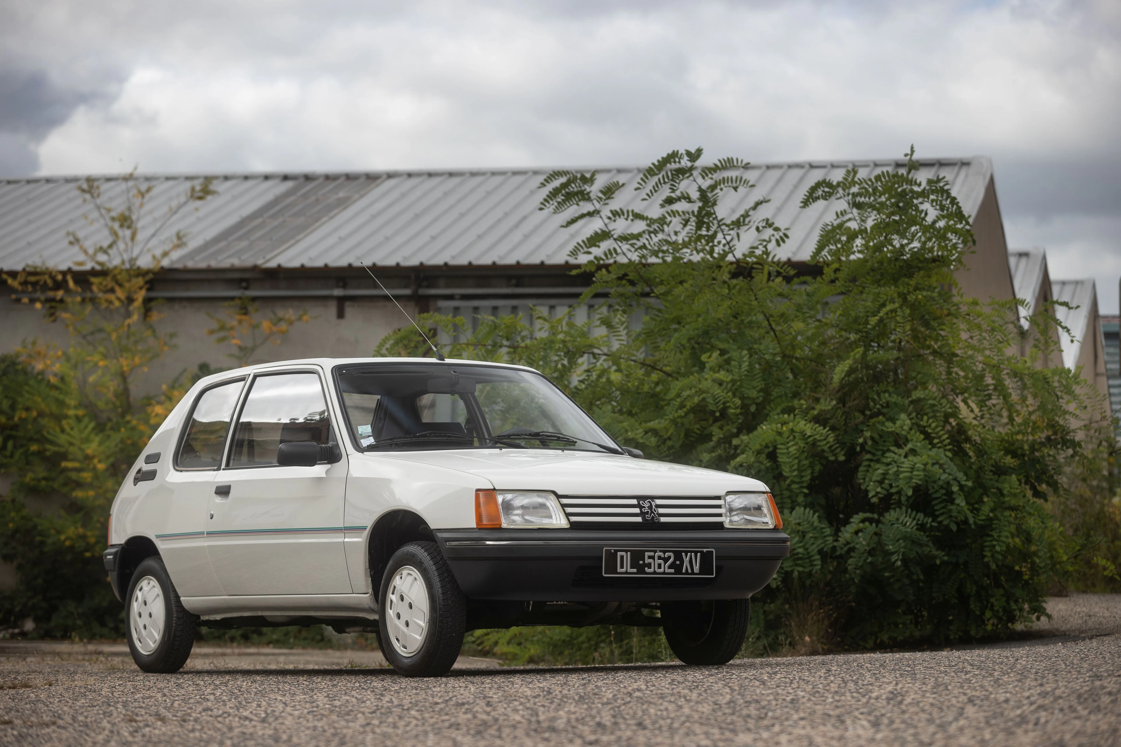 1988 Peugeot 205 Junior 3 portes Sans réserve / No reserve