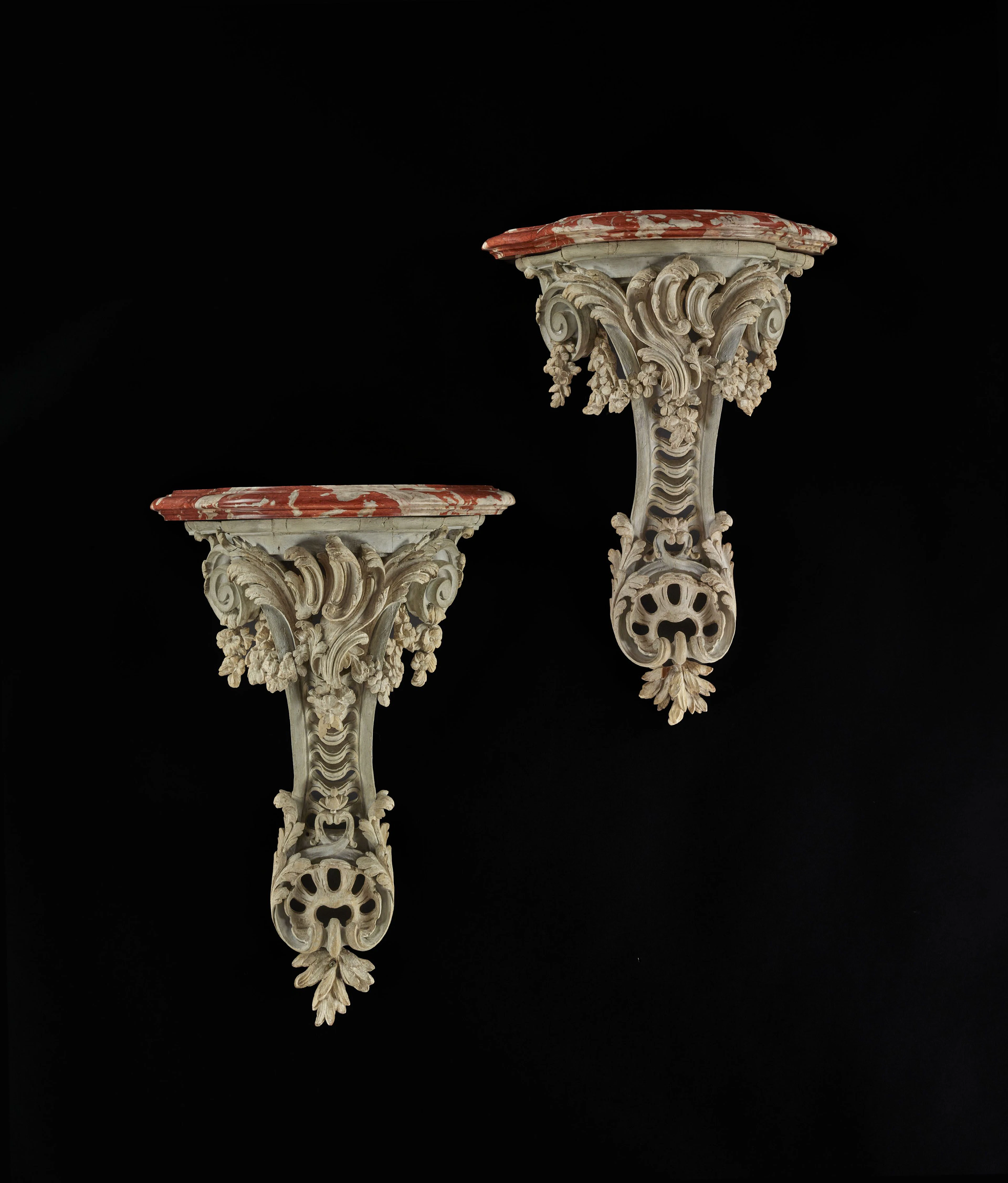 PAIRE DE CONSOLES D'APPLIQUE D'ÉPOQUE LOUIS XV
