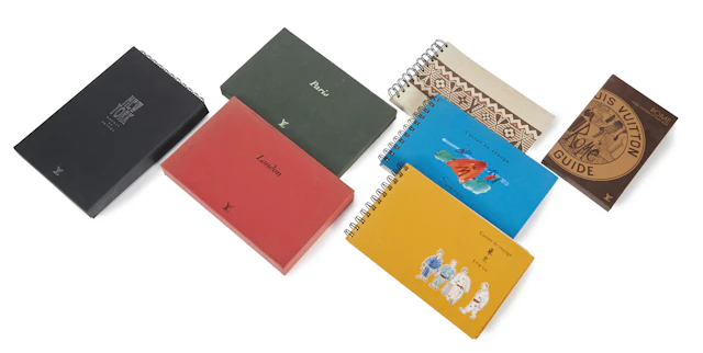 LOUIS VUITTON LOT DE SEPT LIVRES : SIX "Carnets de voyage" sur Tokyo