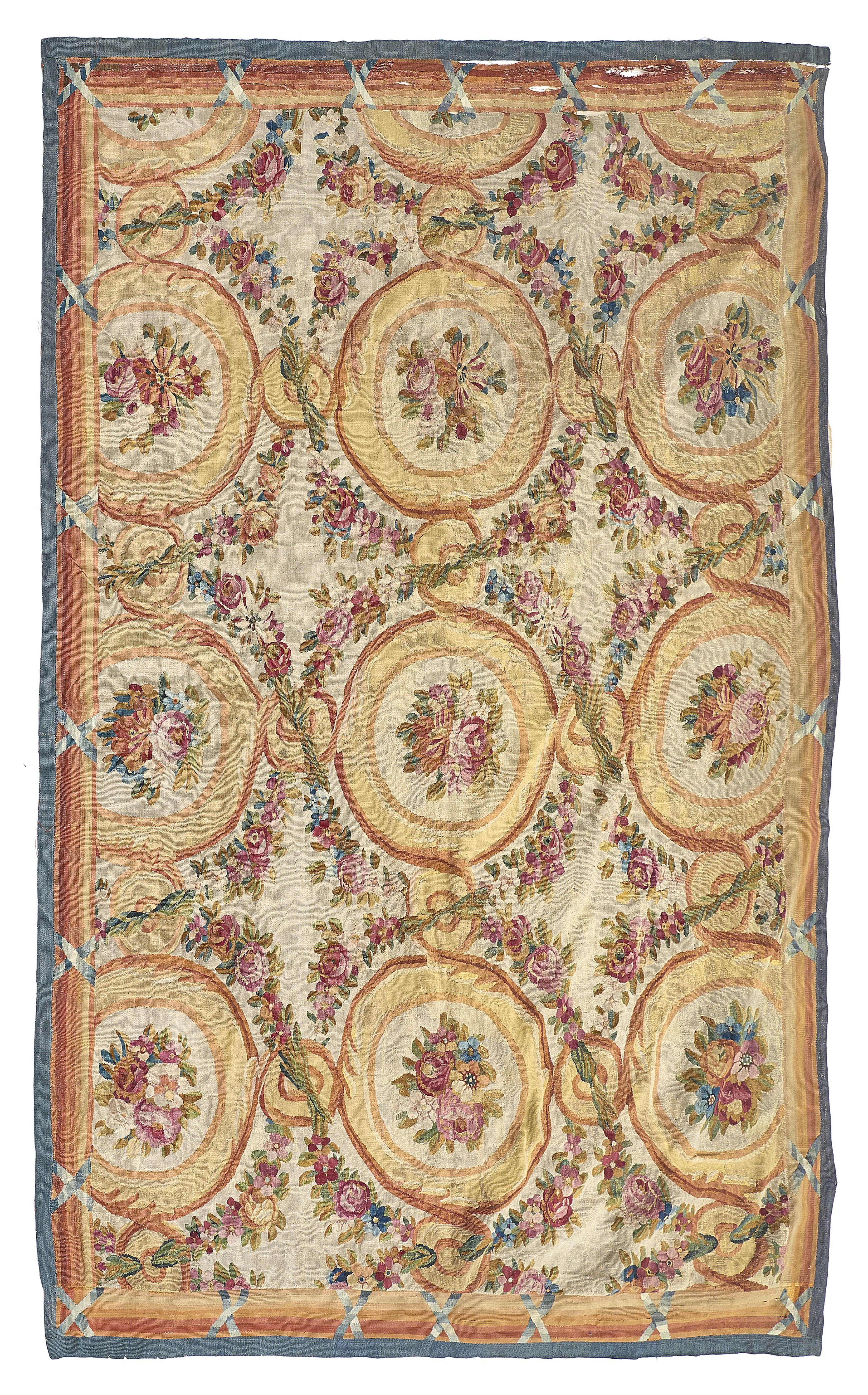 TAPIS D'AUBUSSON DE LA FIN DU XVIIIe SIÈCLE