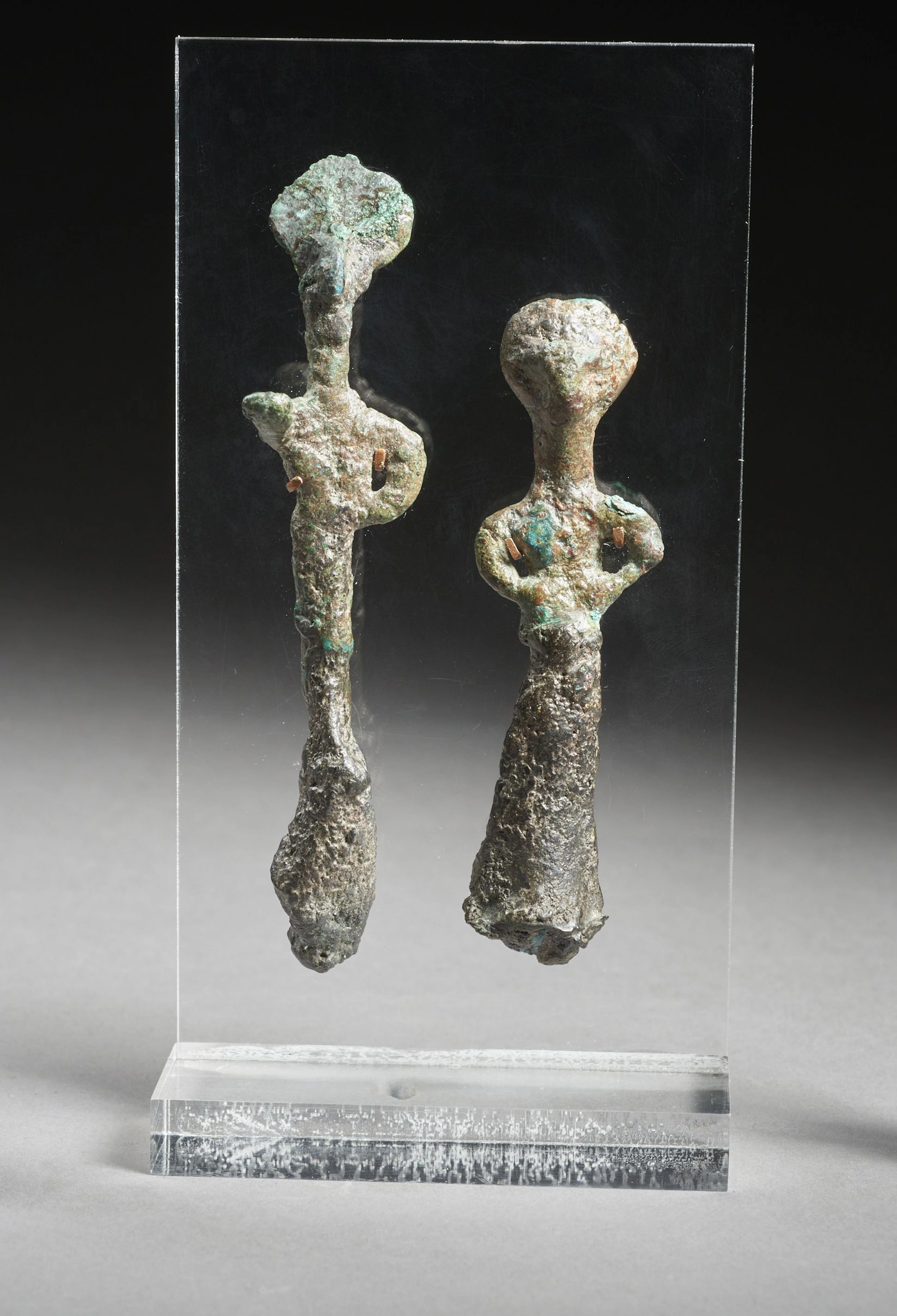 DEUX IDOLES EN CUIVRE Art mésopotamien