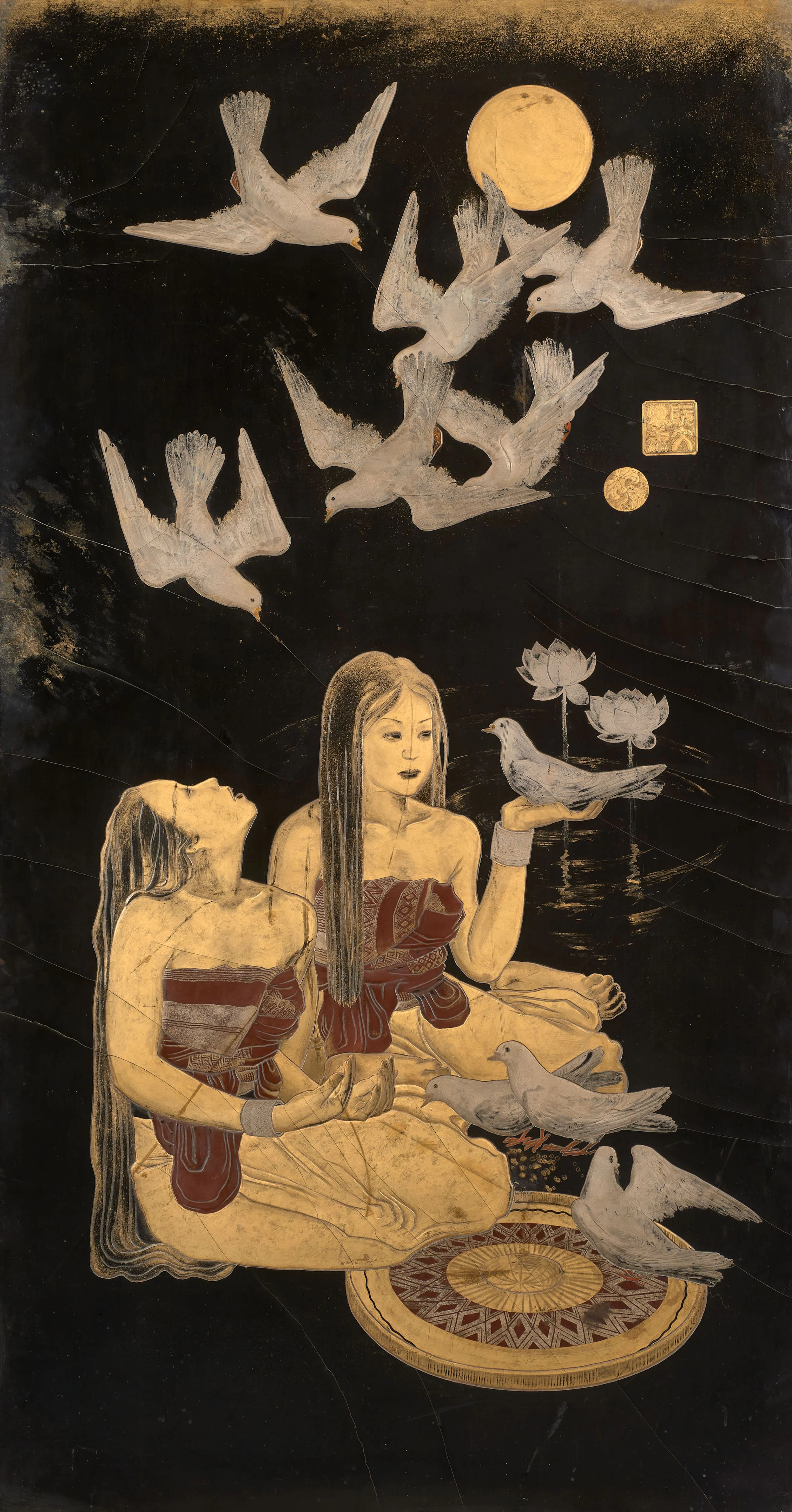 Nguyen Khang (1912-1989) PANNEAU EN BOIS LAQUÉ OR, ARGENT ET ROUGE SUR FOND NOIR
