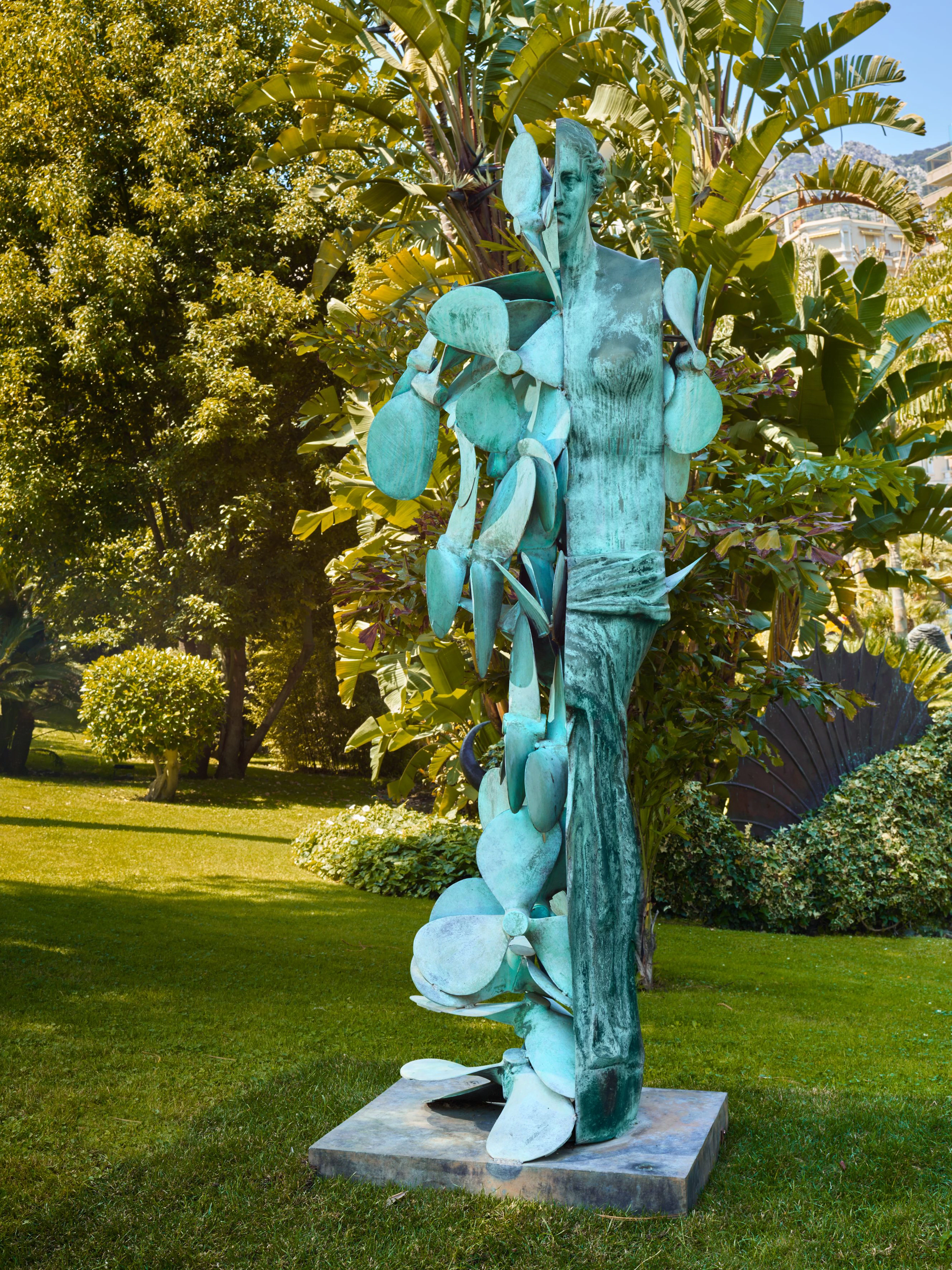ARMAN (1928-2005) Vénus aux hélices Bronze découpé et...