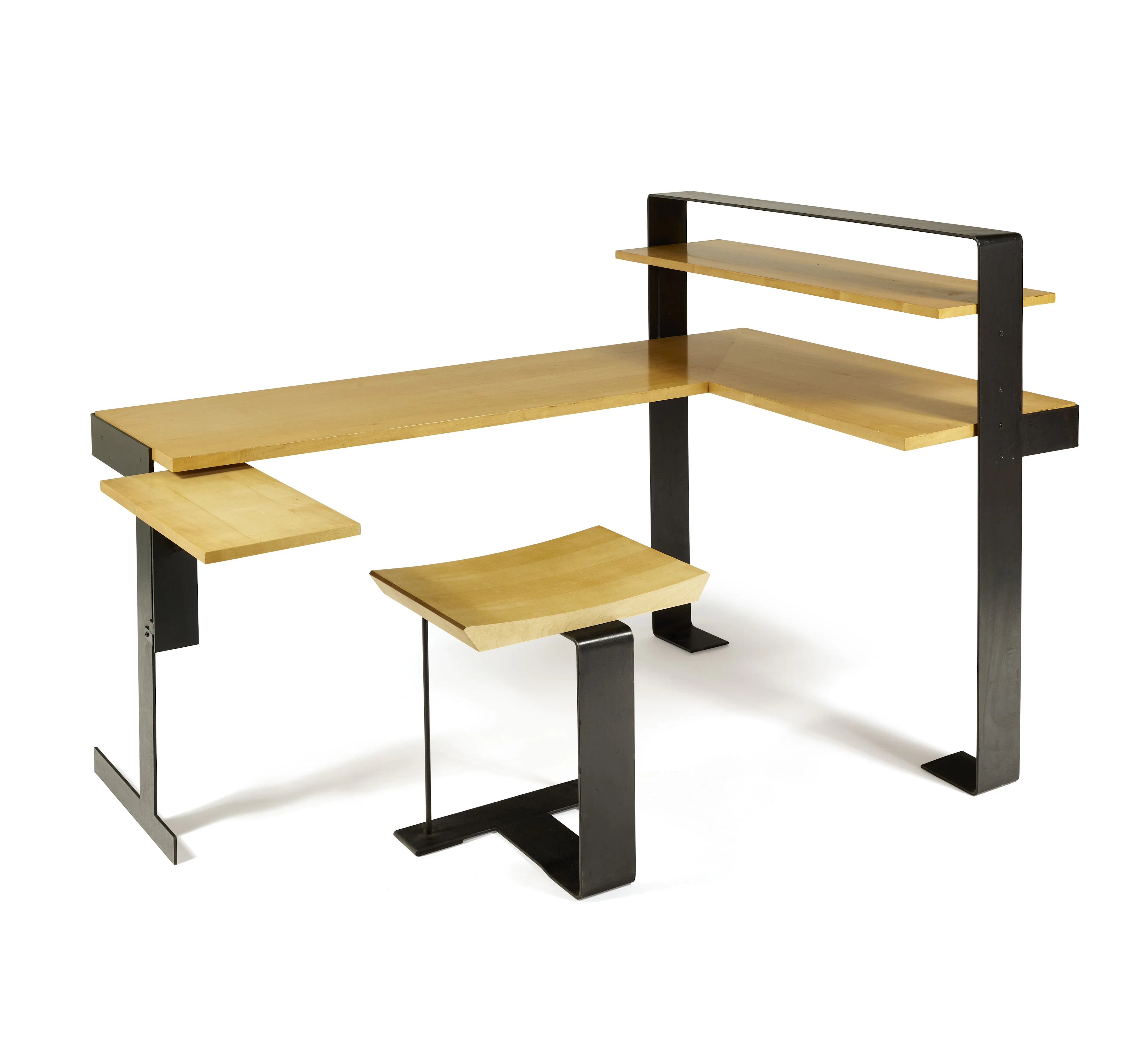 Pierre CHAREAU (D'après) Bureau mod. MB405 et son tabouret curule SN3