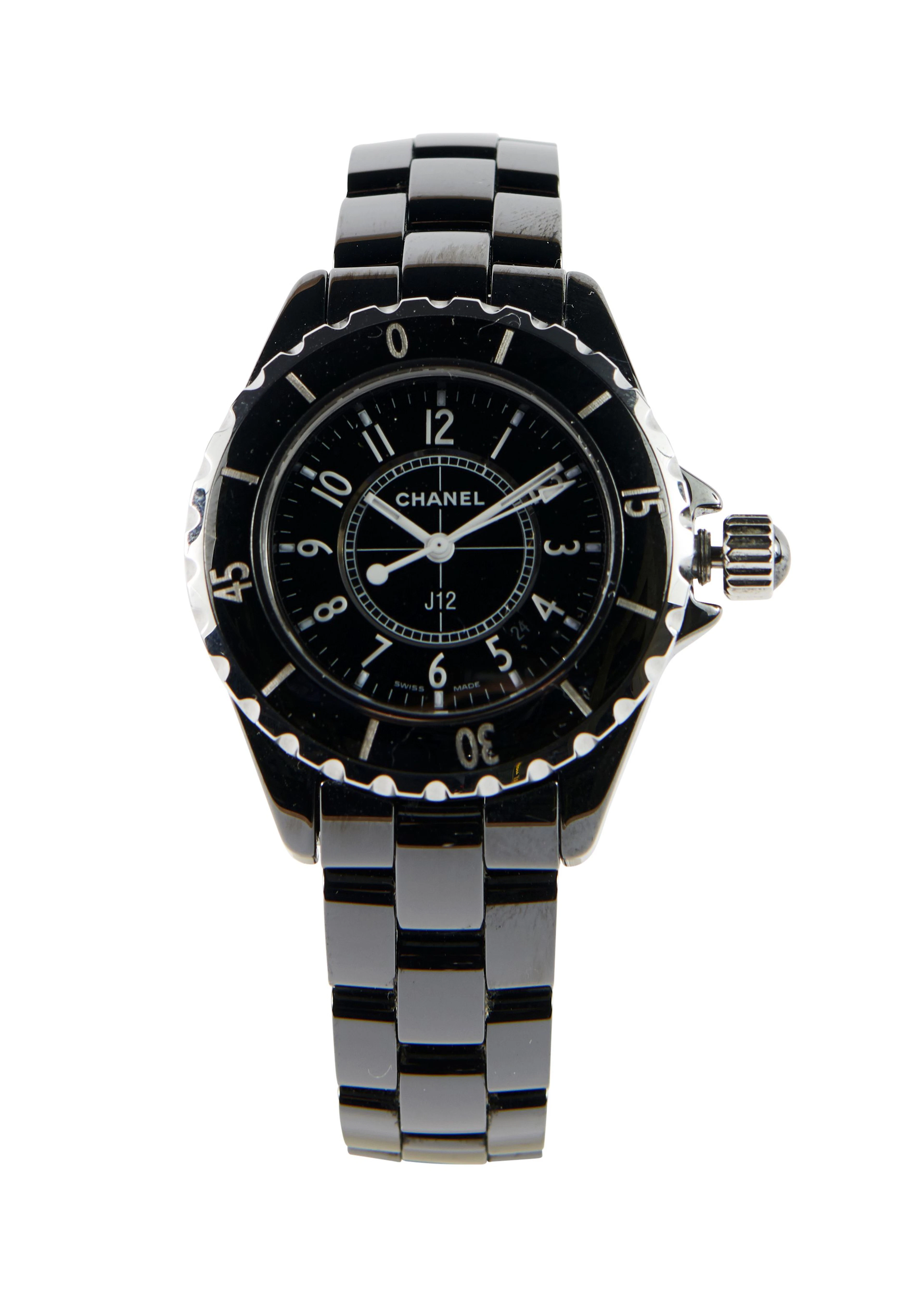 CHANEL MONTRE "J12" en céramique et acier