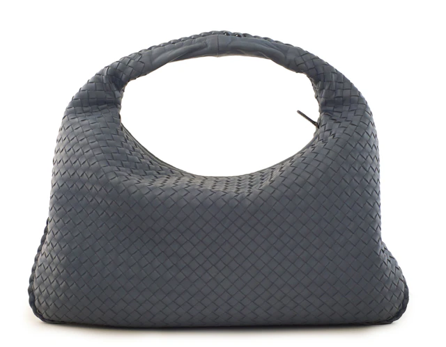BOTTEGA VENETA SAC "Veneta" en cuir tressé bleu-gris