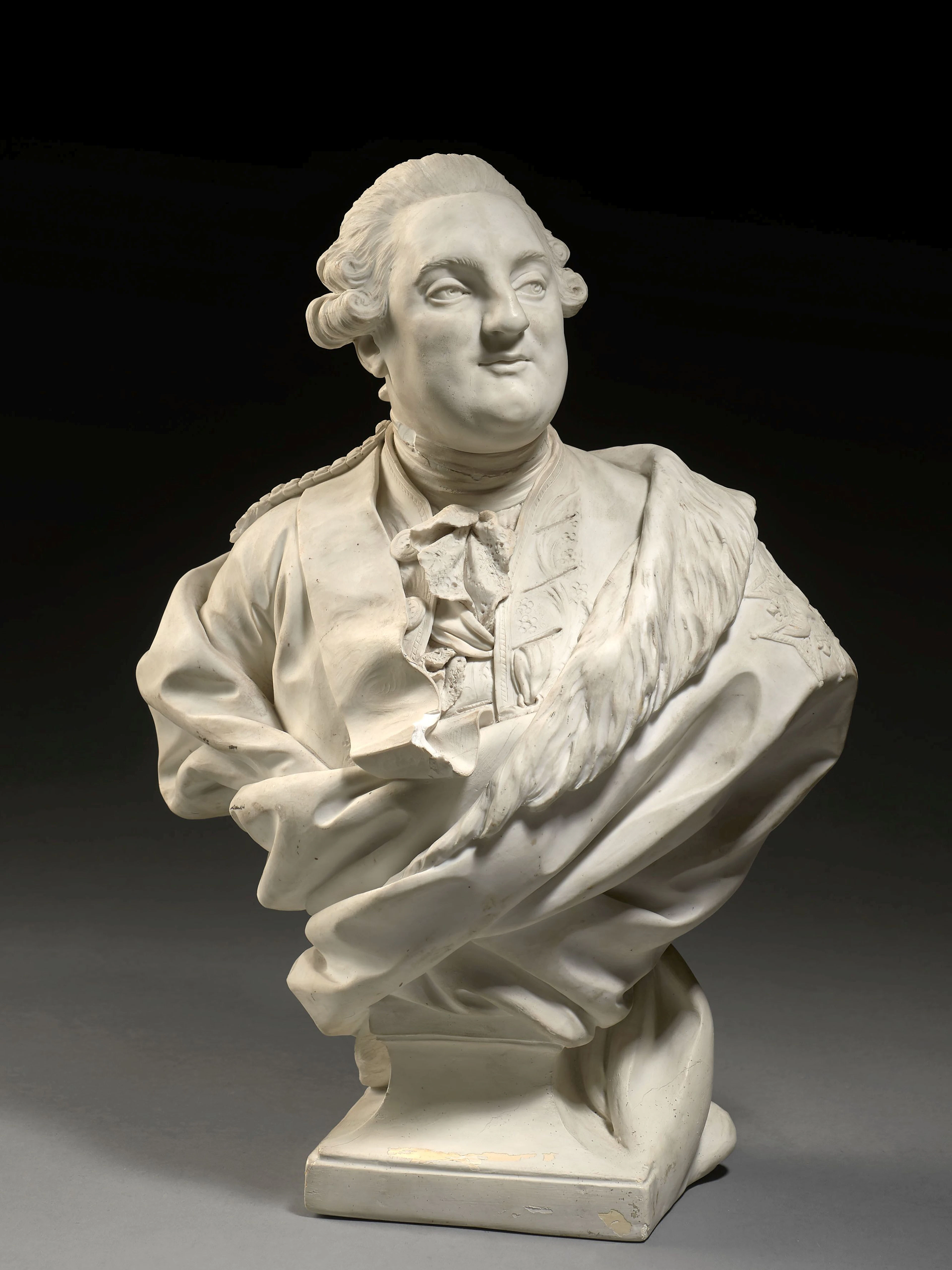BUSTE DU ROI LOUIS XVI EN BISCUIT DE PORCELAINE DE SÈVRES DU XVIIIe SIÈCLE