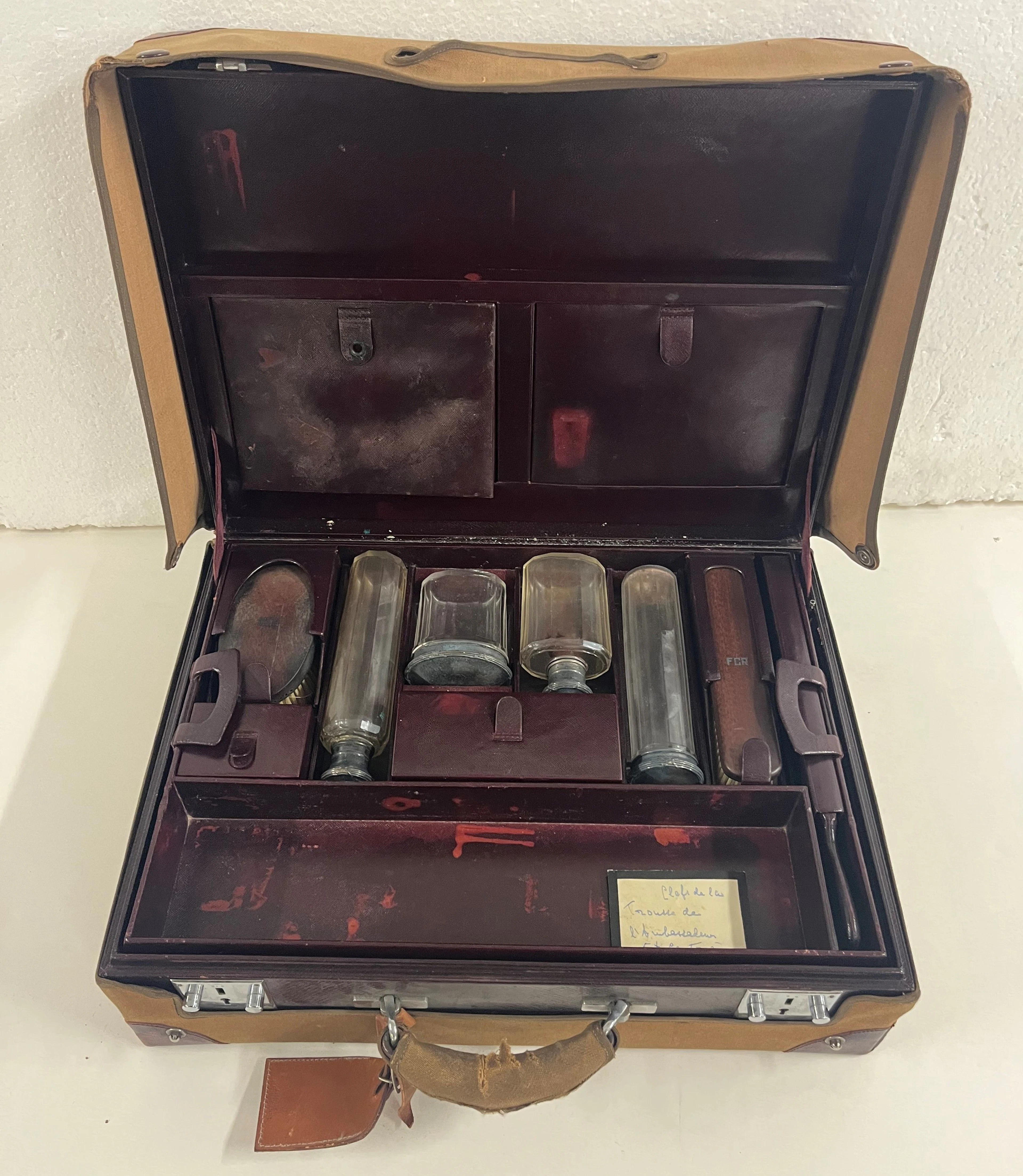 VALISE DE TOILETTE