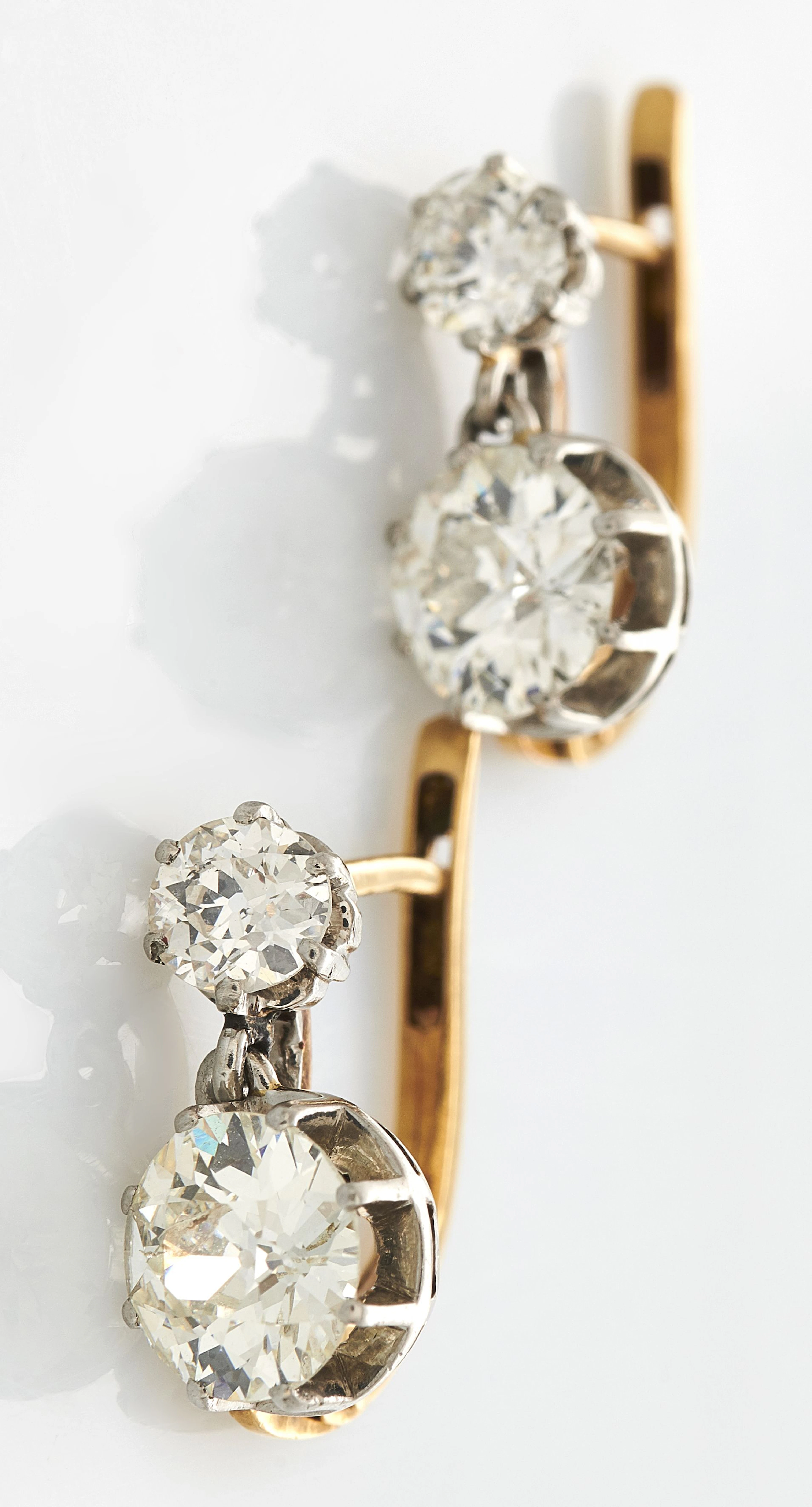 Paire de boucles d'oreilles dormeuses
