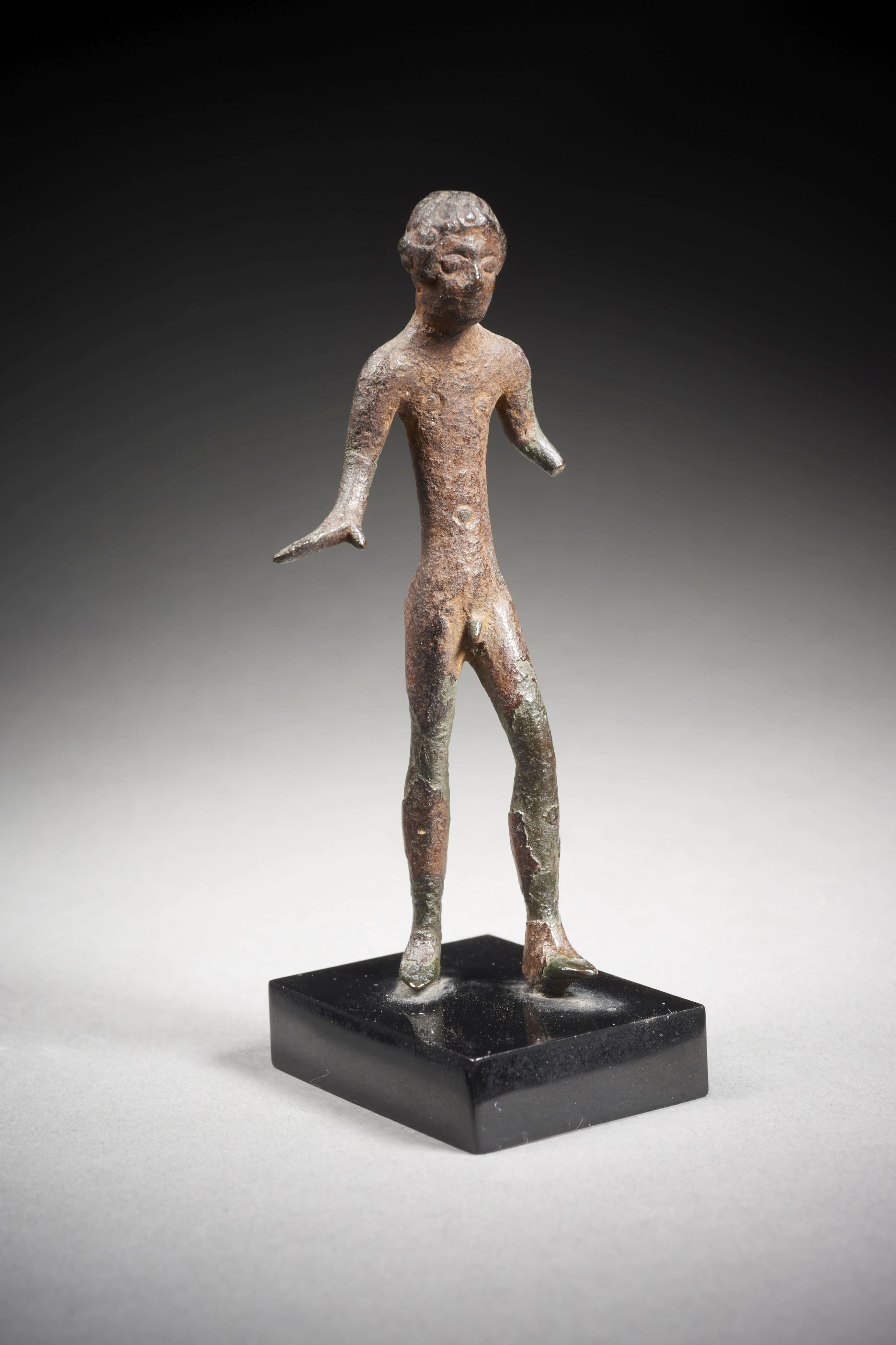 ÉPHÈBE EN BRONZE Art étrusque, Ve siècle av. J.-C.