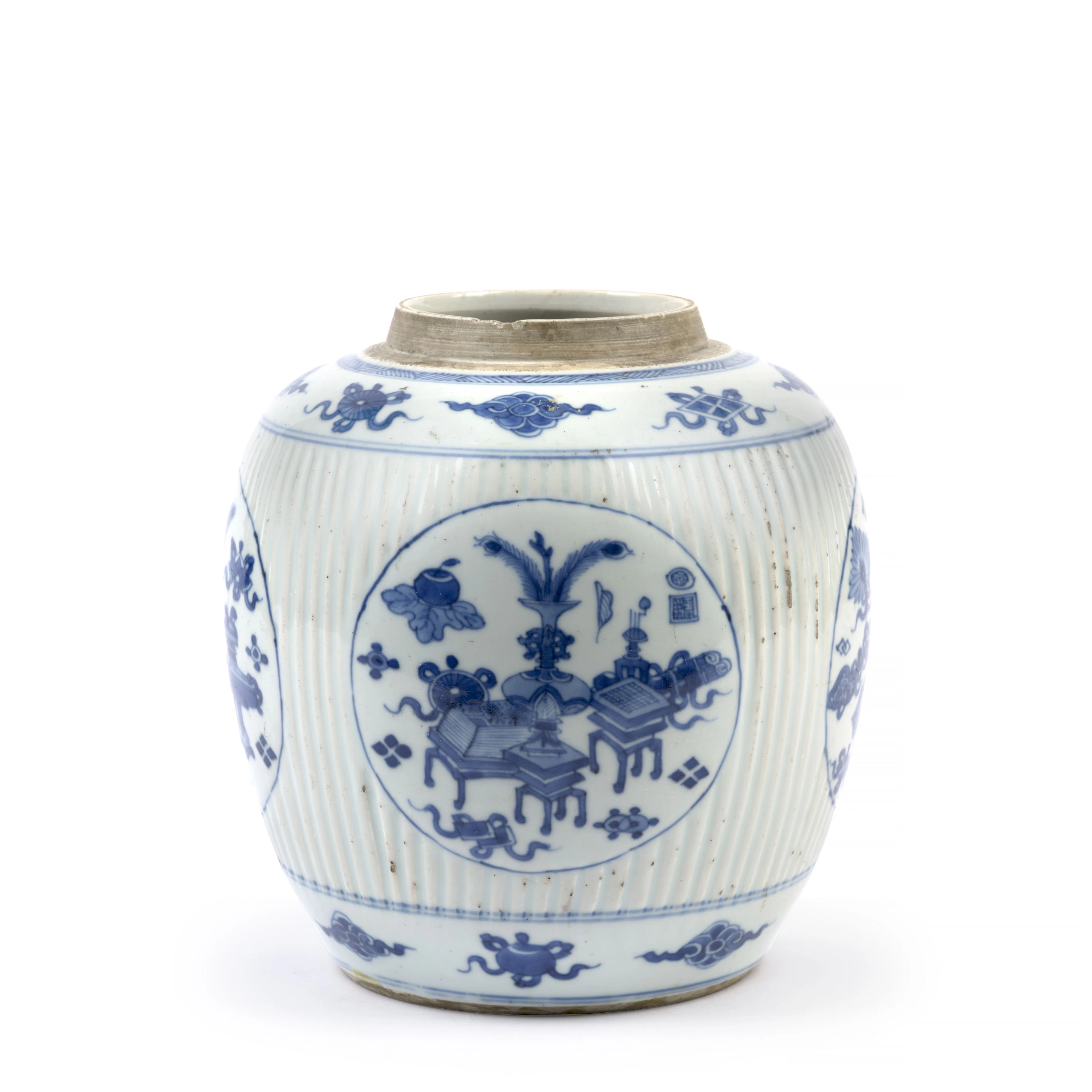 POT EN PORCELAINE BLEU BLANC, Chine, dynastie Qing, époque Kangxi (1662-1722)