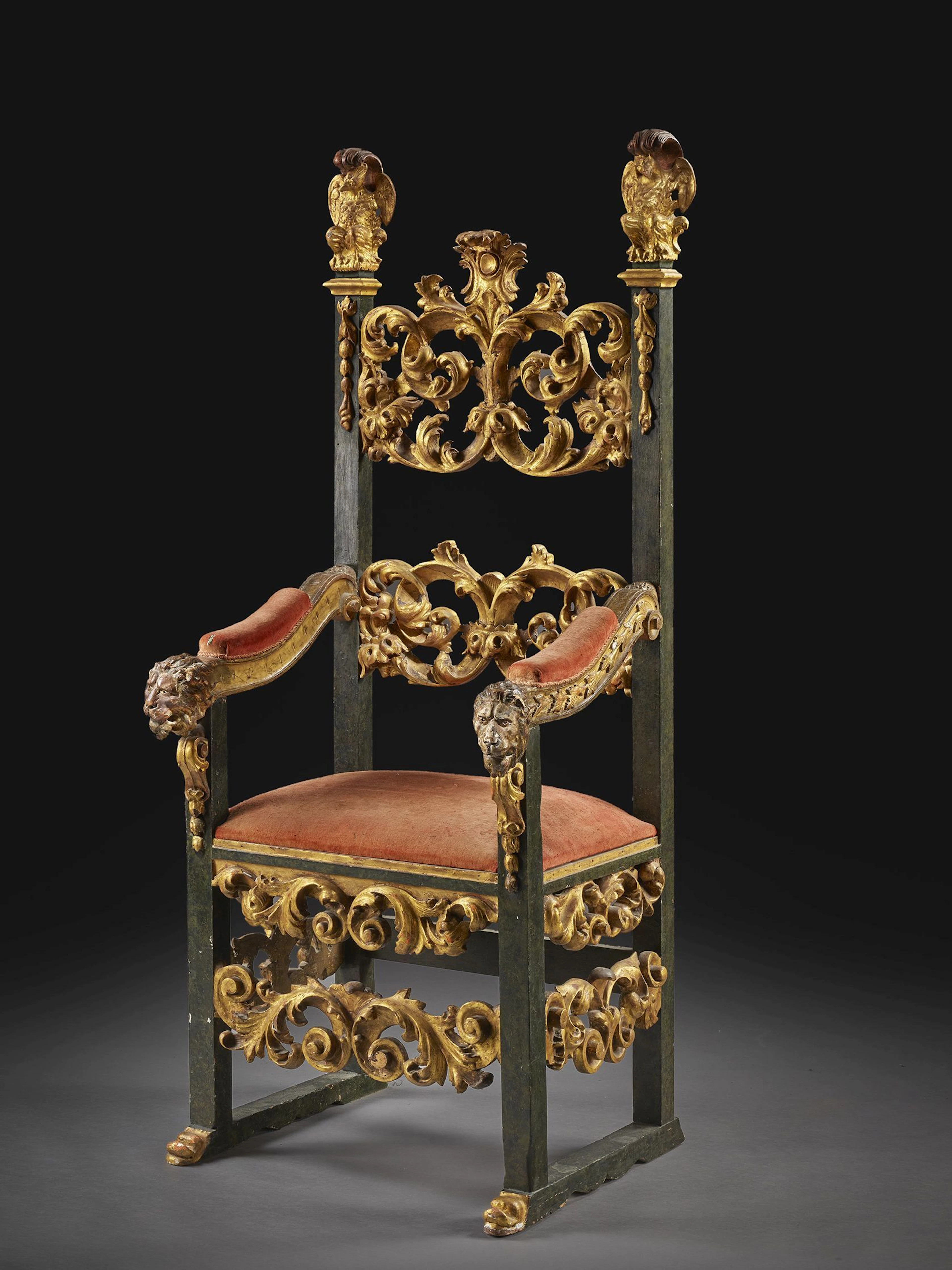 FAUTEUIL D'APPARAT, TRAVAIL ITALIEN DE STYLE BAROQUE Composé d'éléments anciens