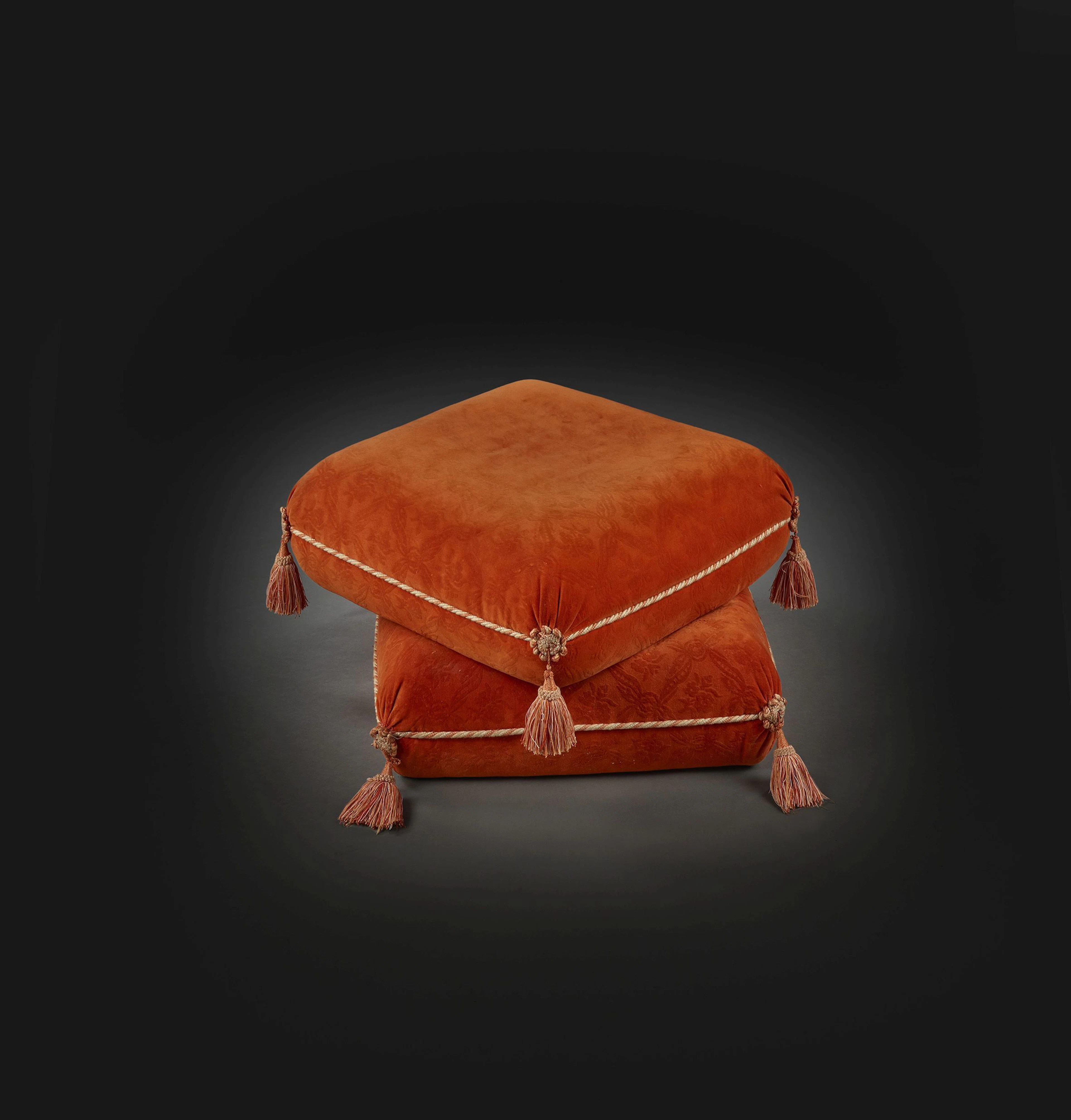 POUF, TRAVAIL MODERNE