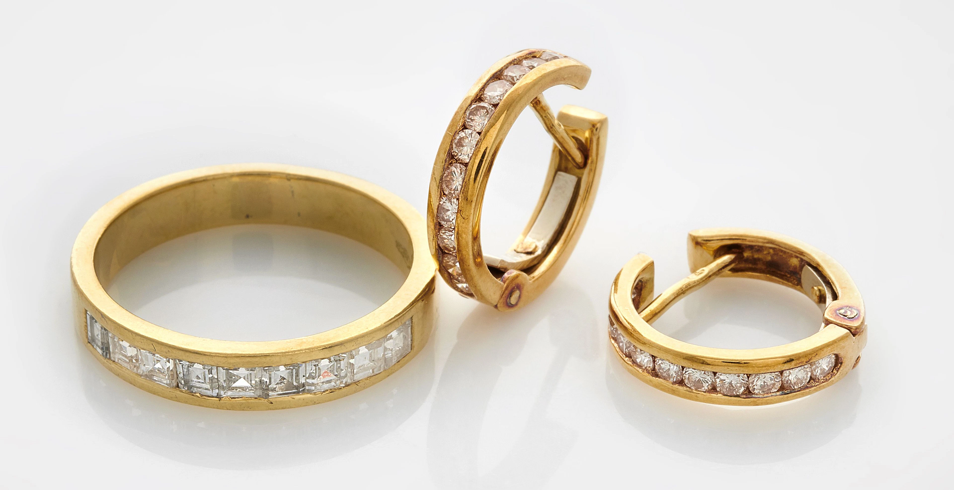 Demi-alliance et paire de petites créoles En or jaune 18k