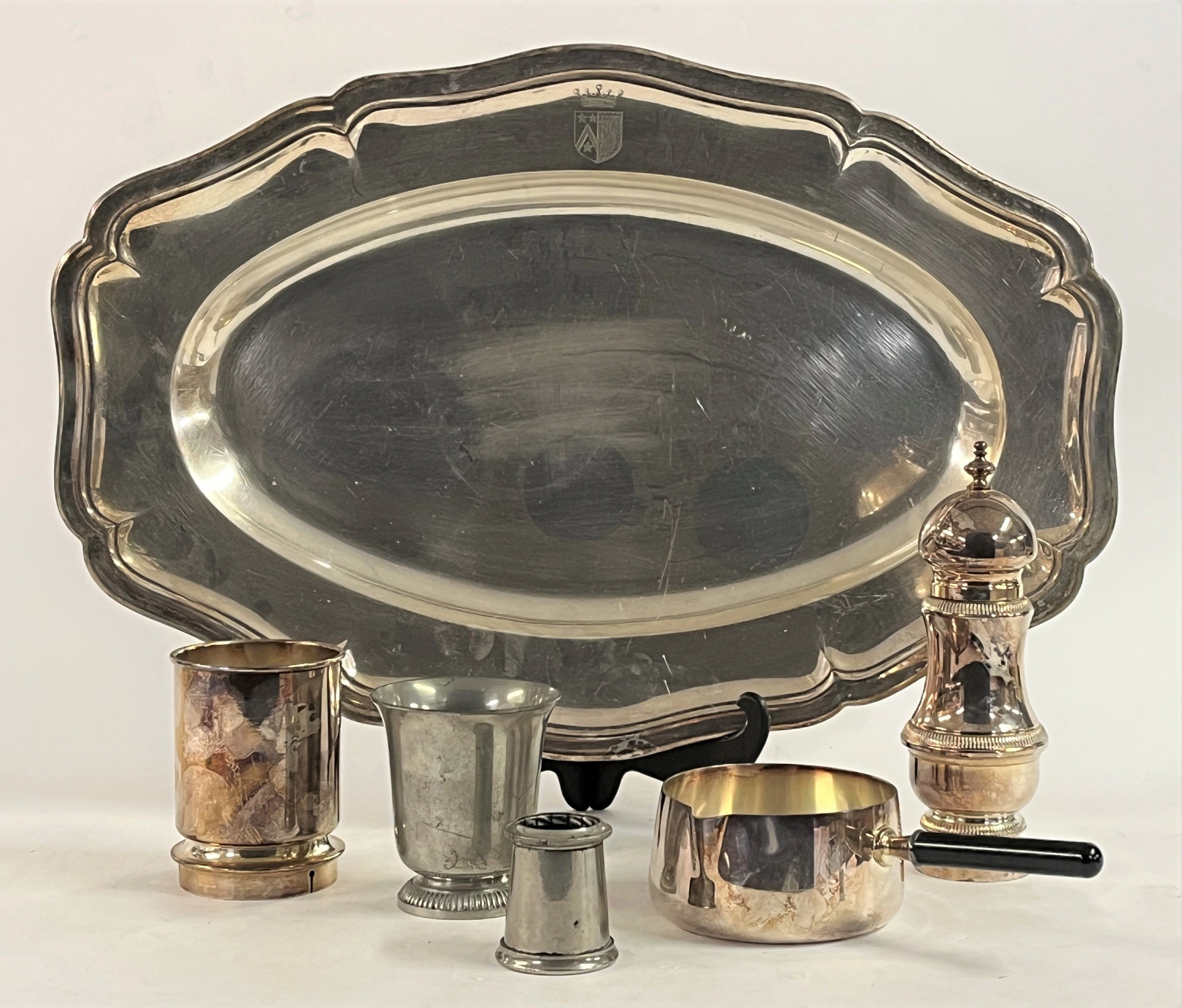 ENSEMBLE EN METAL ET METAL ARGENTE : -ONZE COUTEAUX ET...