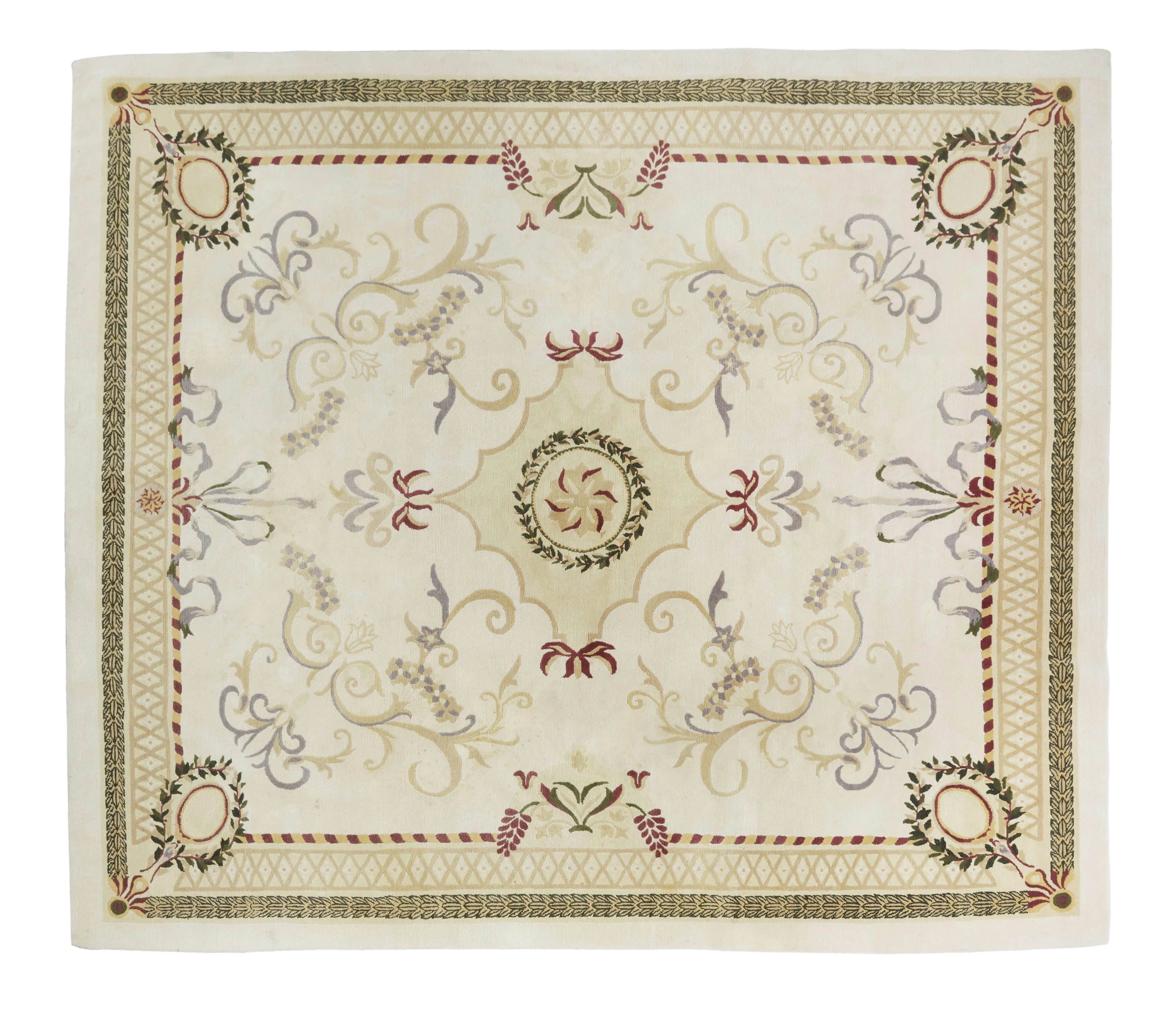 Important tapis de forme rectangulaire