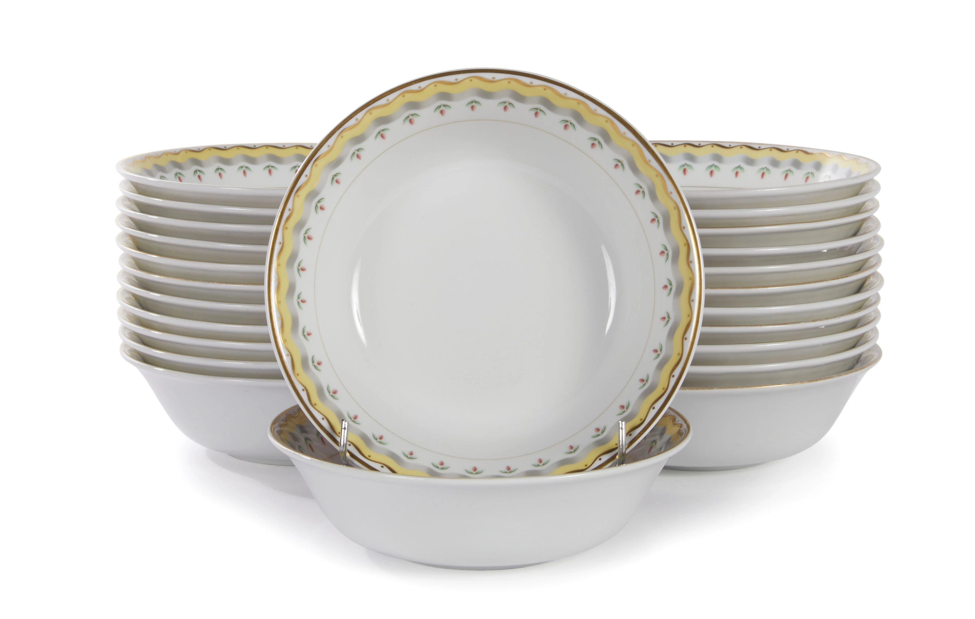 Suite de vingt-quatre assiettes creuses à salade Richelieu