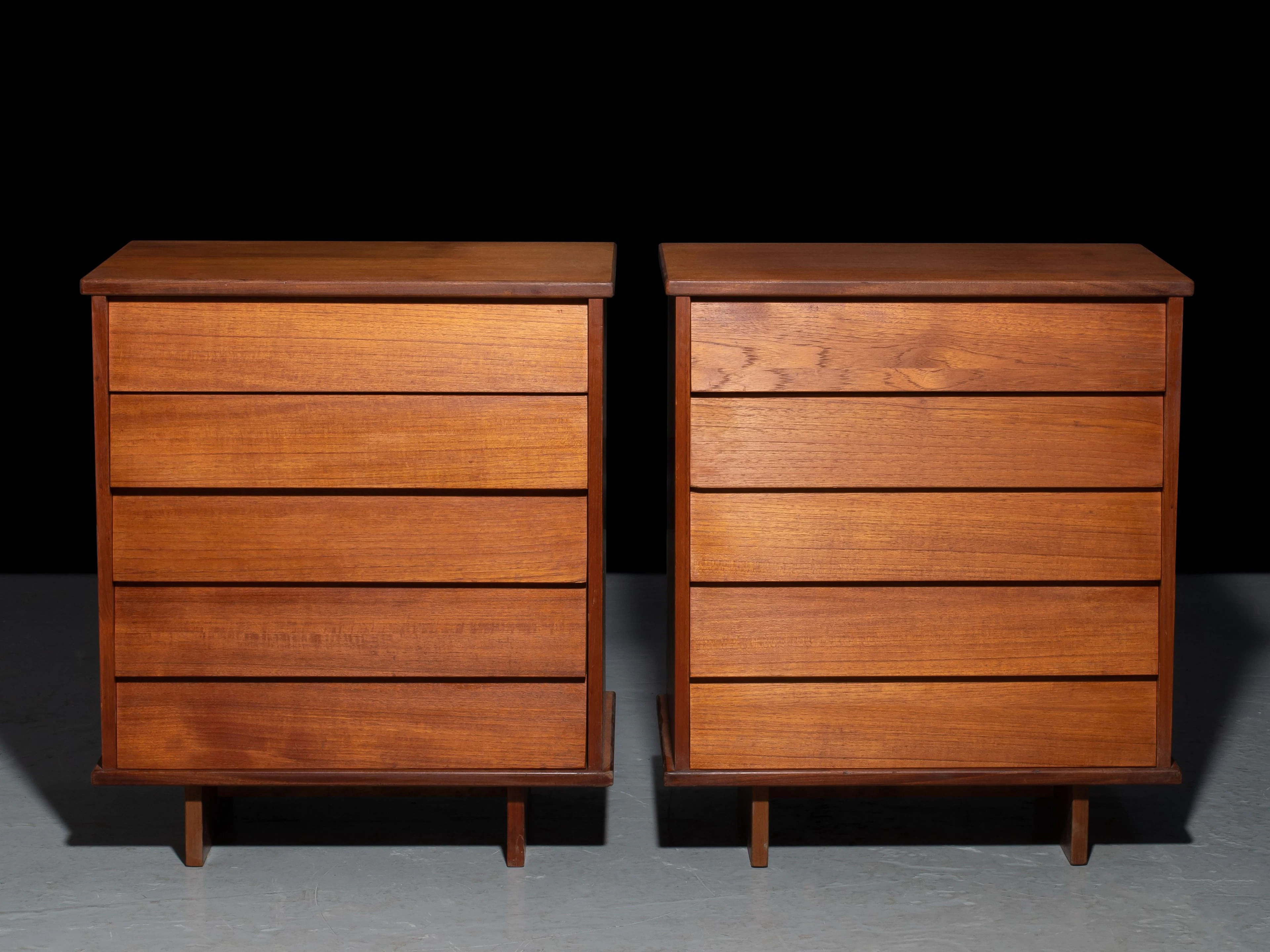 Ilmari TAPIOVAARA 1914-1999 Paire de chevets – circa 1950