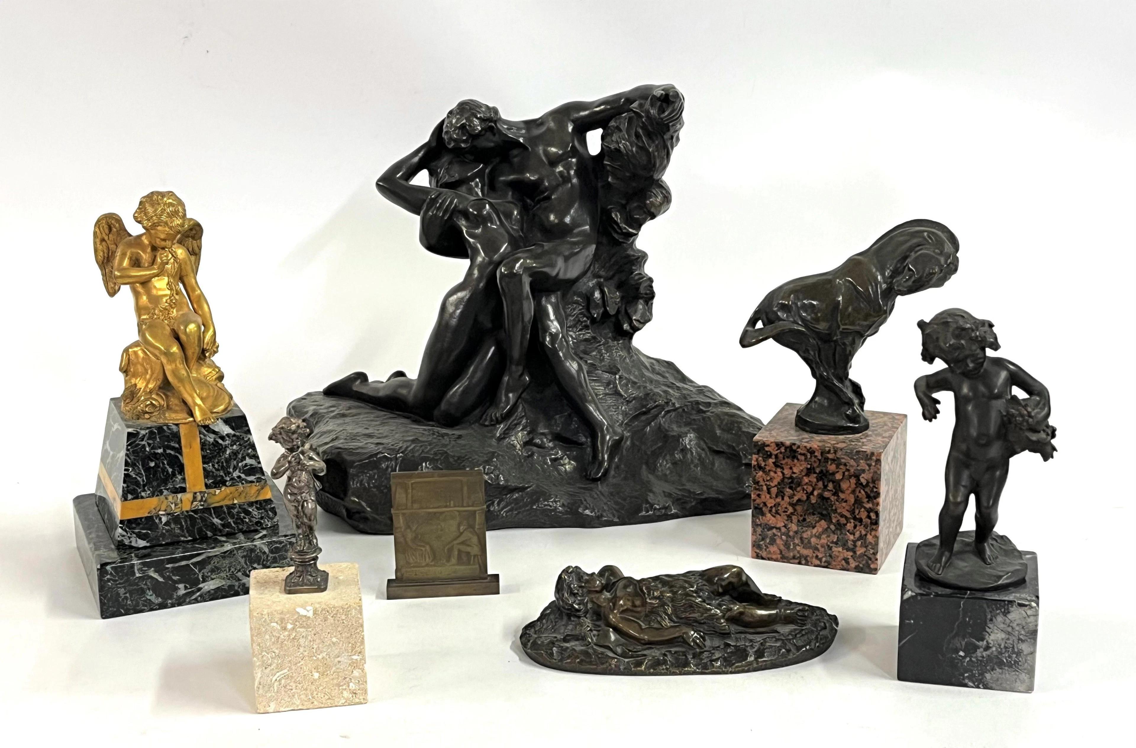 Ensemble de sculptures : - Cupidon en métal argenté formant sceau
