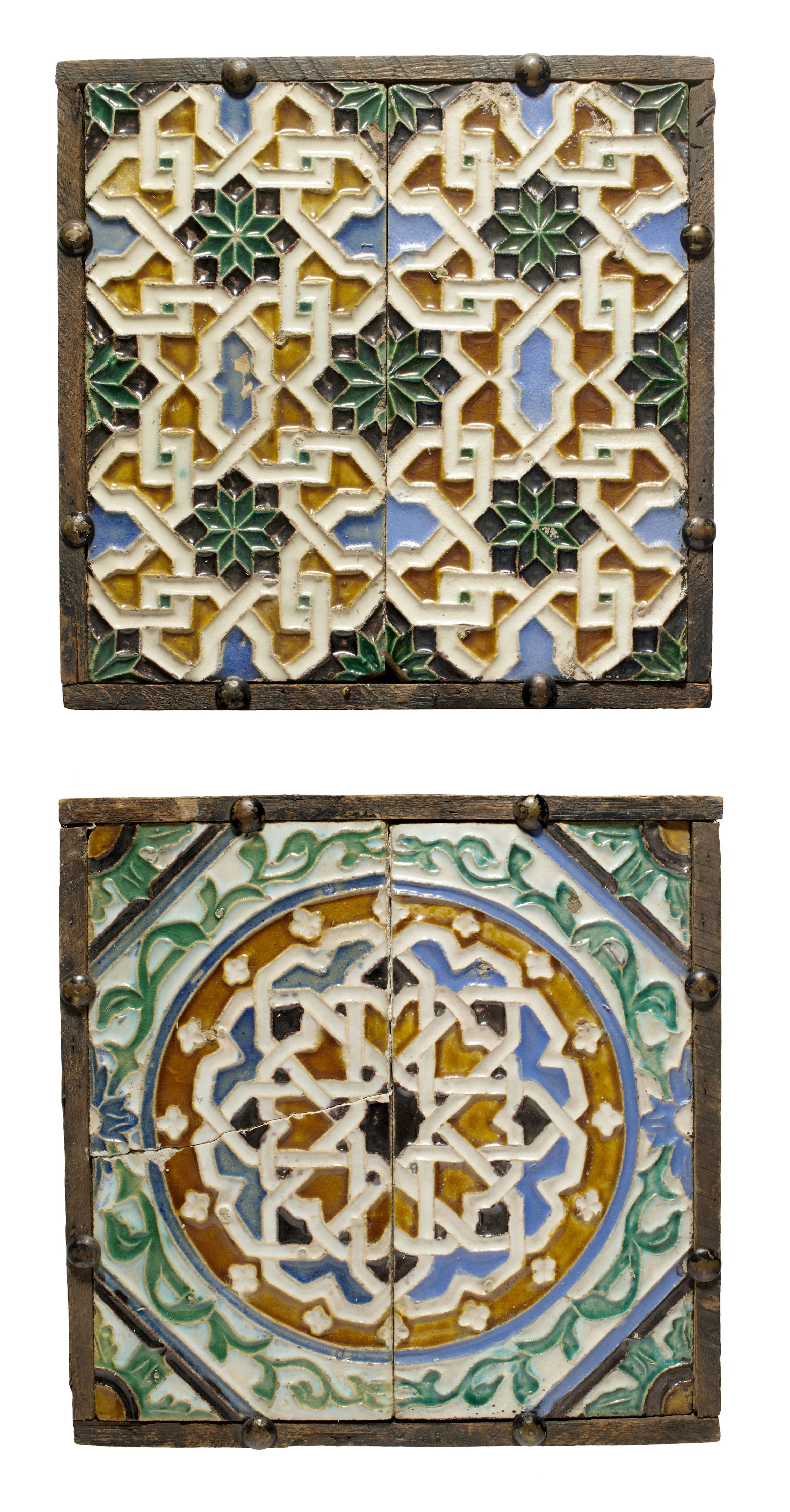 DEUX PANNEAUX DE CARREAUX HISPANO-MAURESQUES Séville ou Tolède