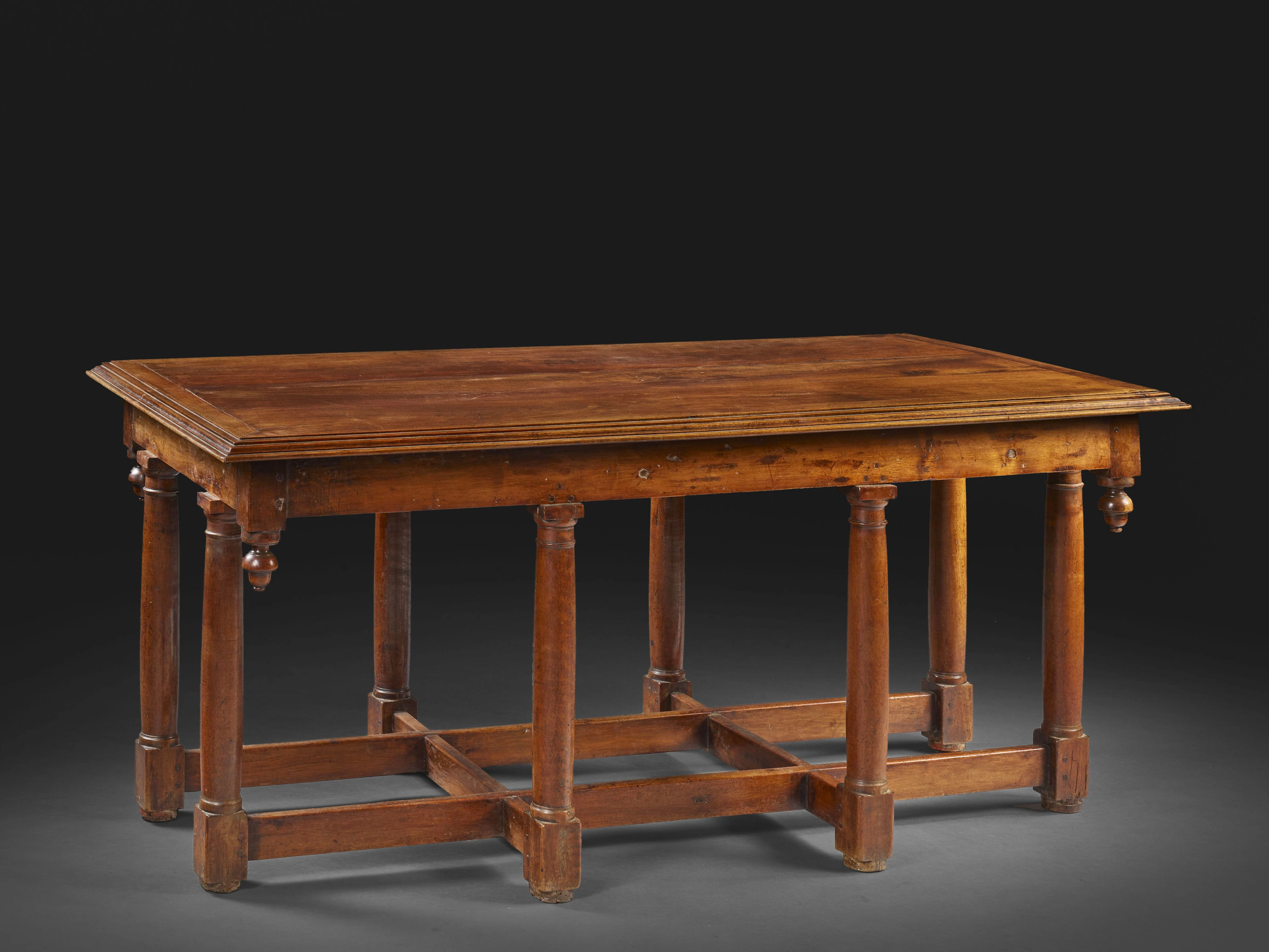TABLE DE REFECTOIRE À L'ITALIENNE DE STYLE RENAISSANCE...