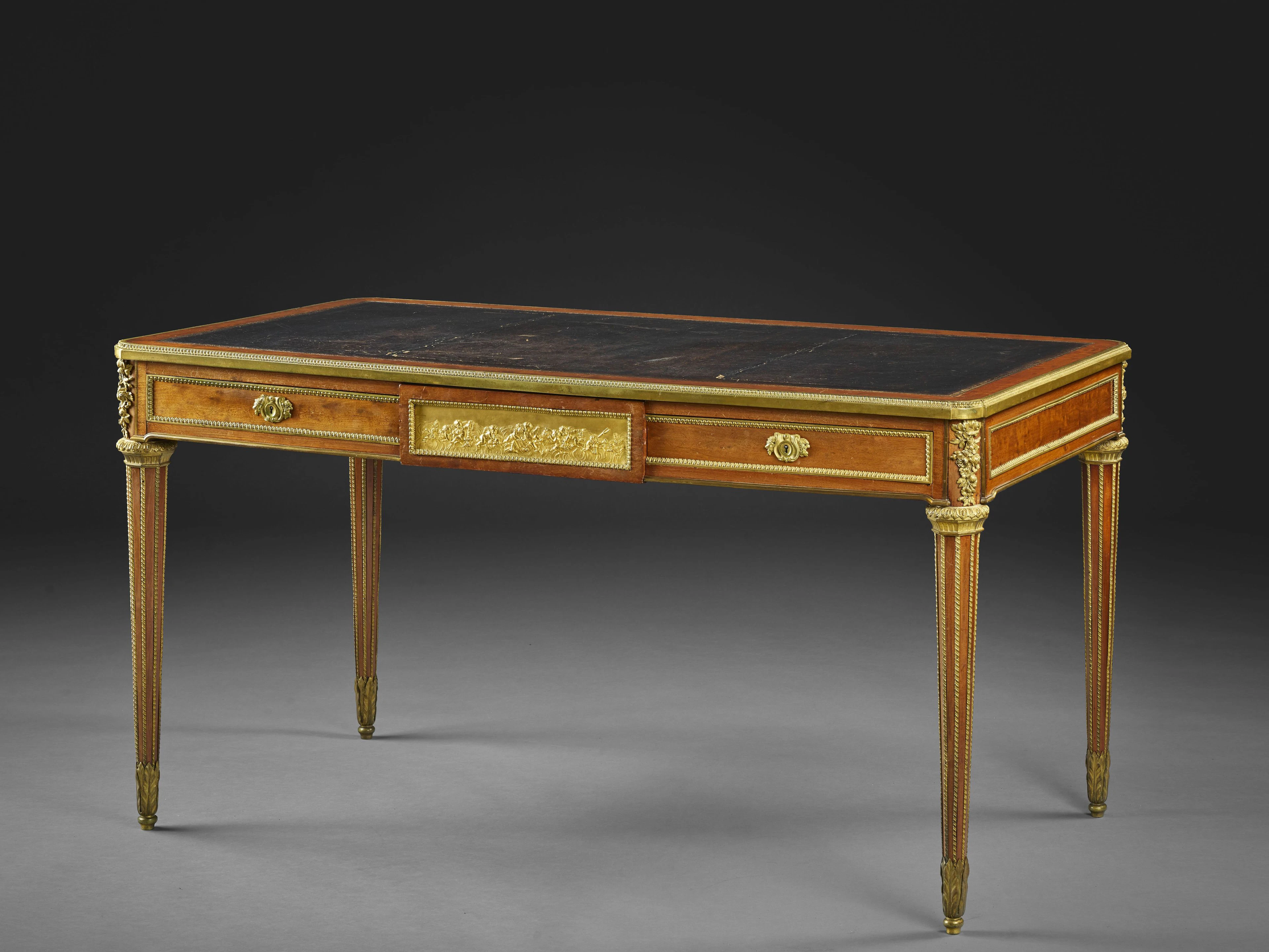 BUREAU PLAT DE STYLE LOUIS XVI