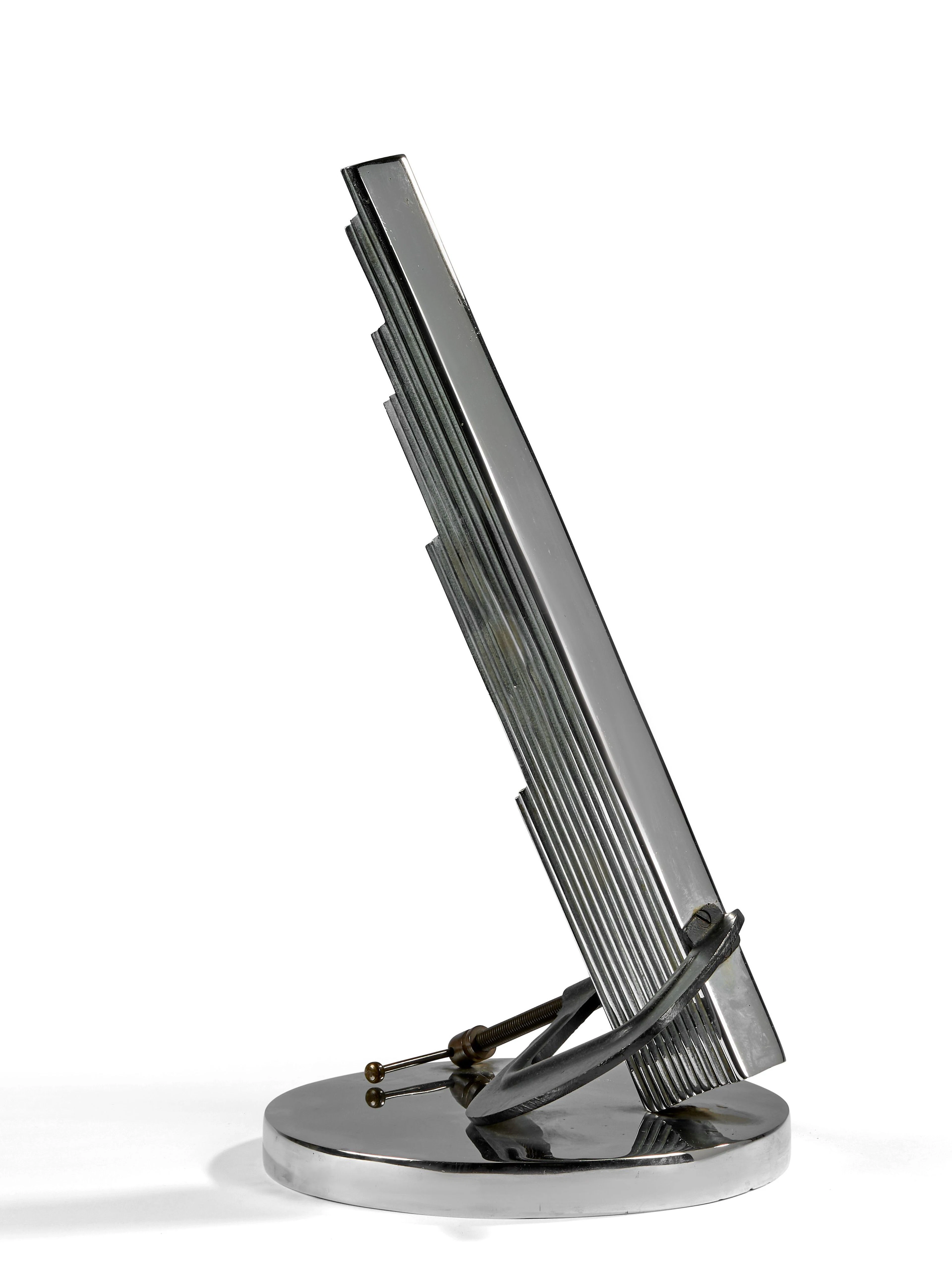 MAN RAY 1890 - 1976 New York 17 - 1917-1966 Bronze blanc poli bleuté