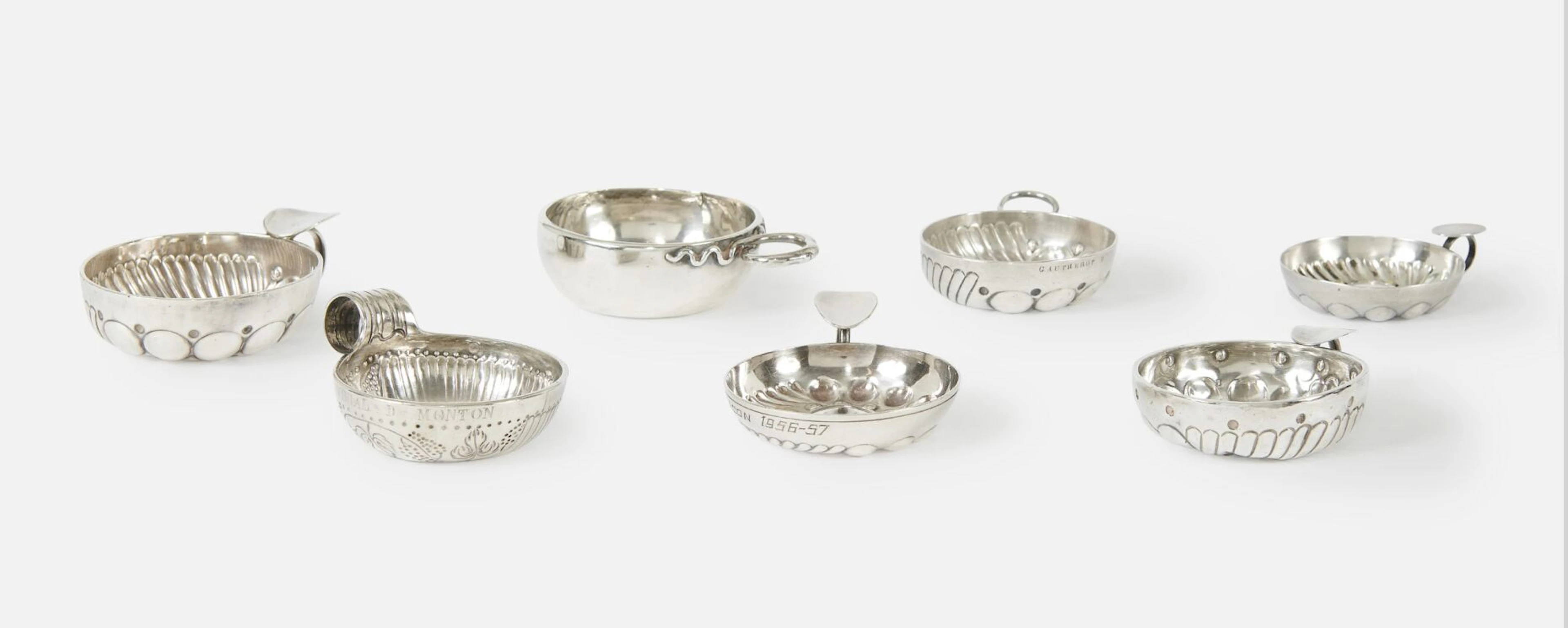 LOT DE TASSES À VIN EN ARGENT