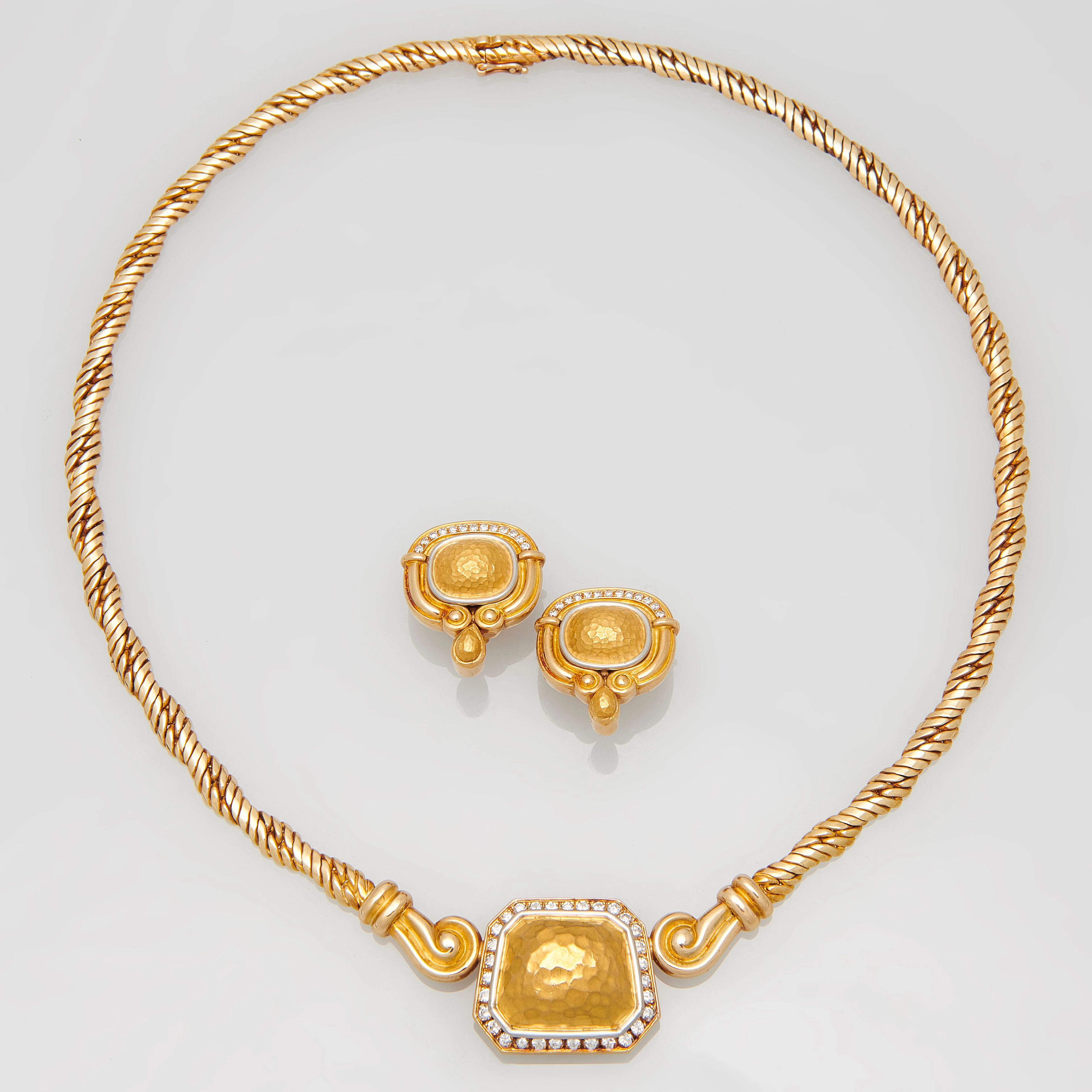 CHAUMET Collier et paire de clips d'oreilles "Pierre d'Or"