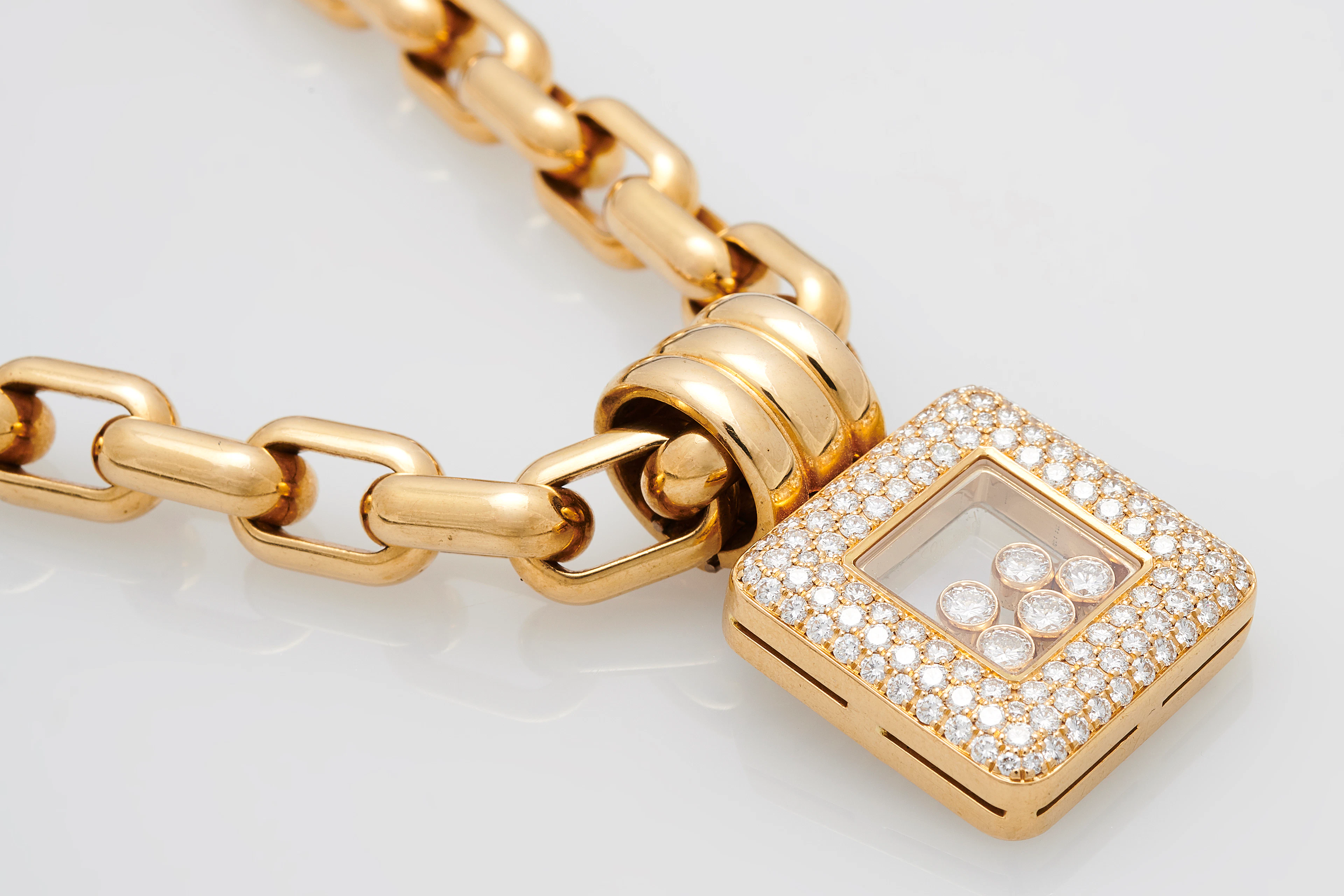 CHOPARD Pendentif "Happy Diamonds" et collier