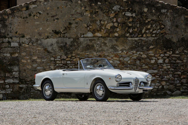 With the same owner for 30 years - Documented Italian...