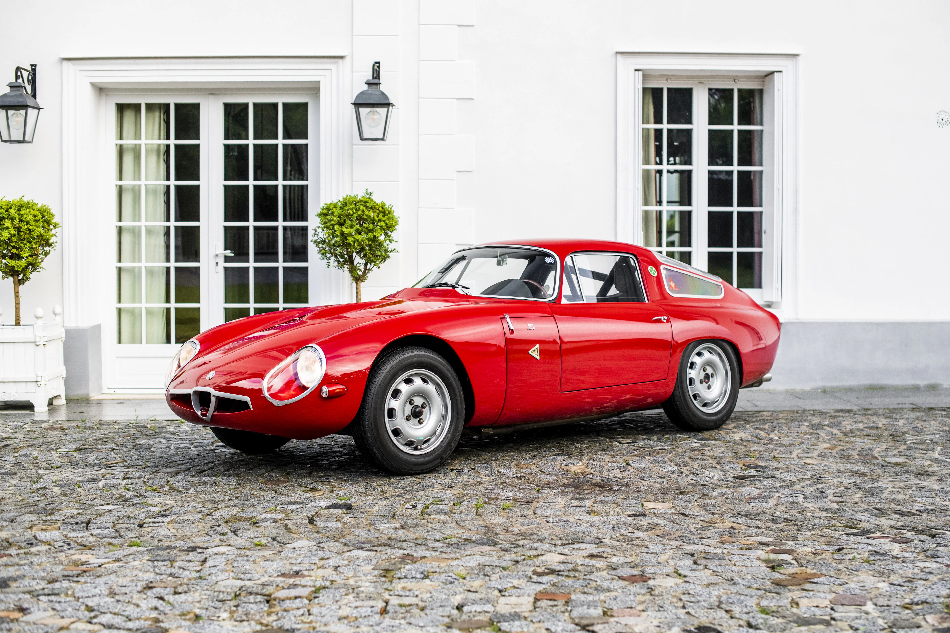 #750100 delivered new in France by SOFAR - Clear history...