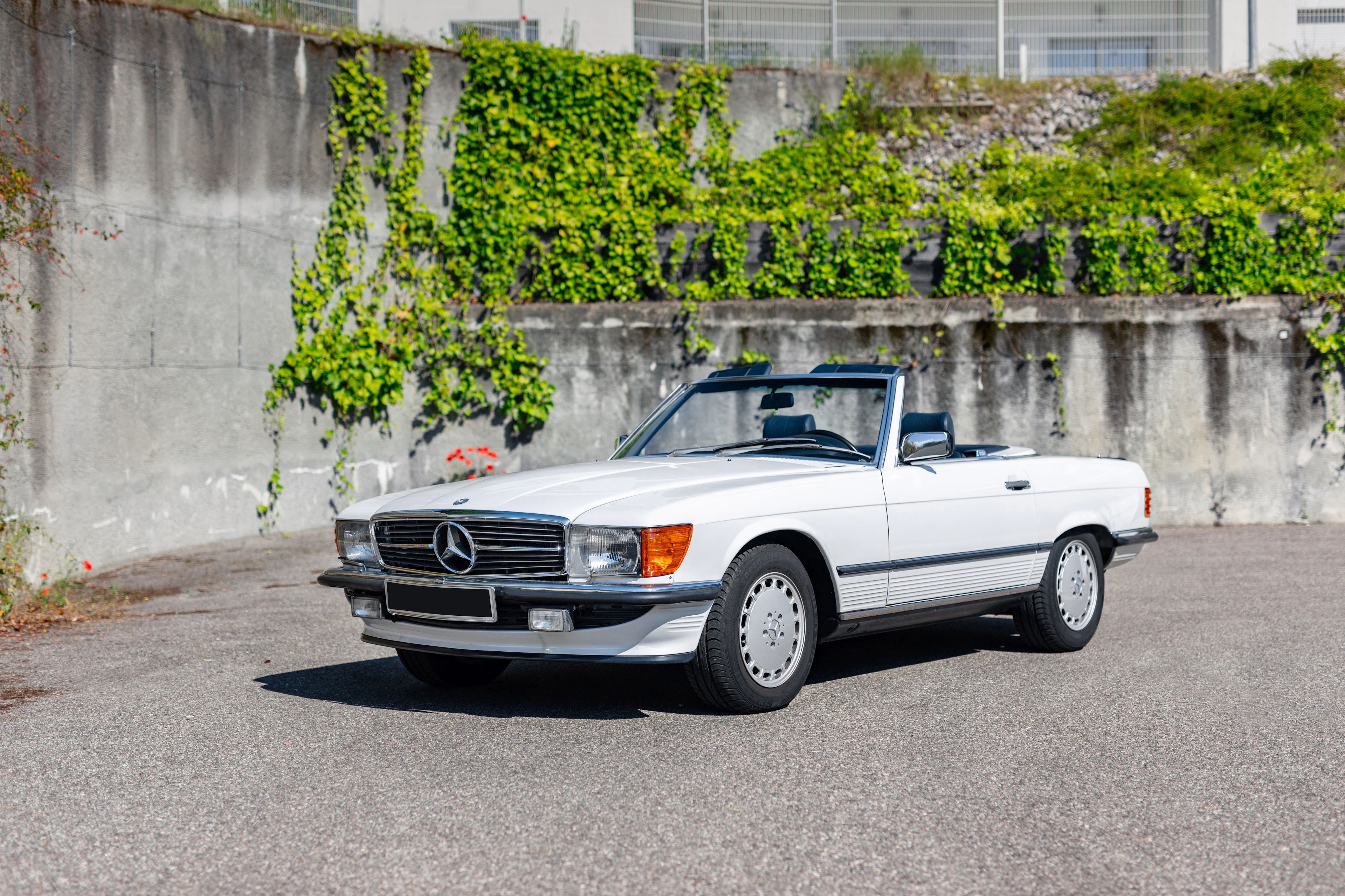 Less than 35,600 km from new - Numerous options - Rare...