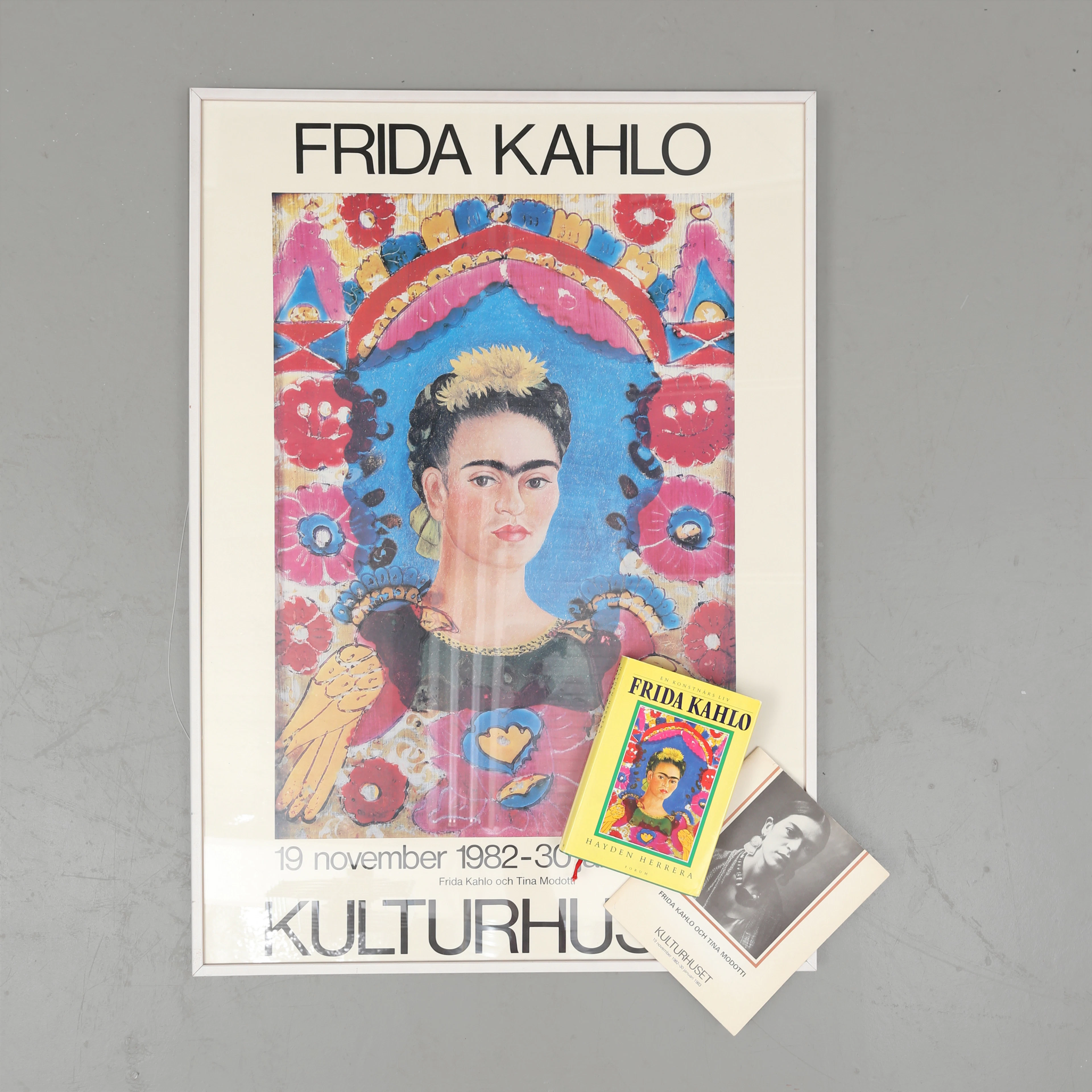 UTSTÄLLNINGSAFFISCH samt KATALOG, Frida Kahlo & Tina Modotti, Kulturhuset Stockholm, 1982/83.