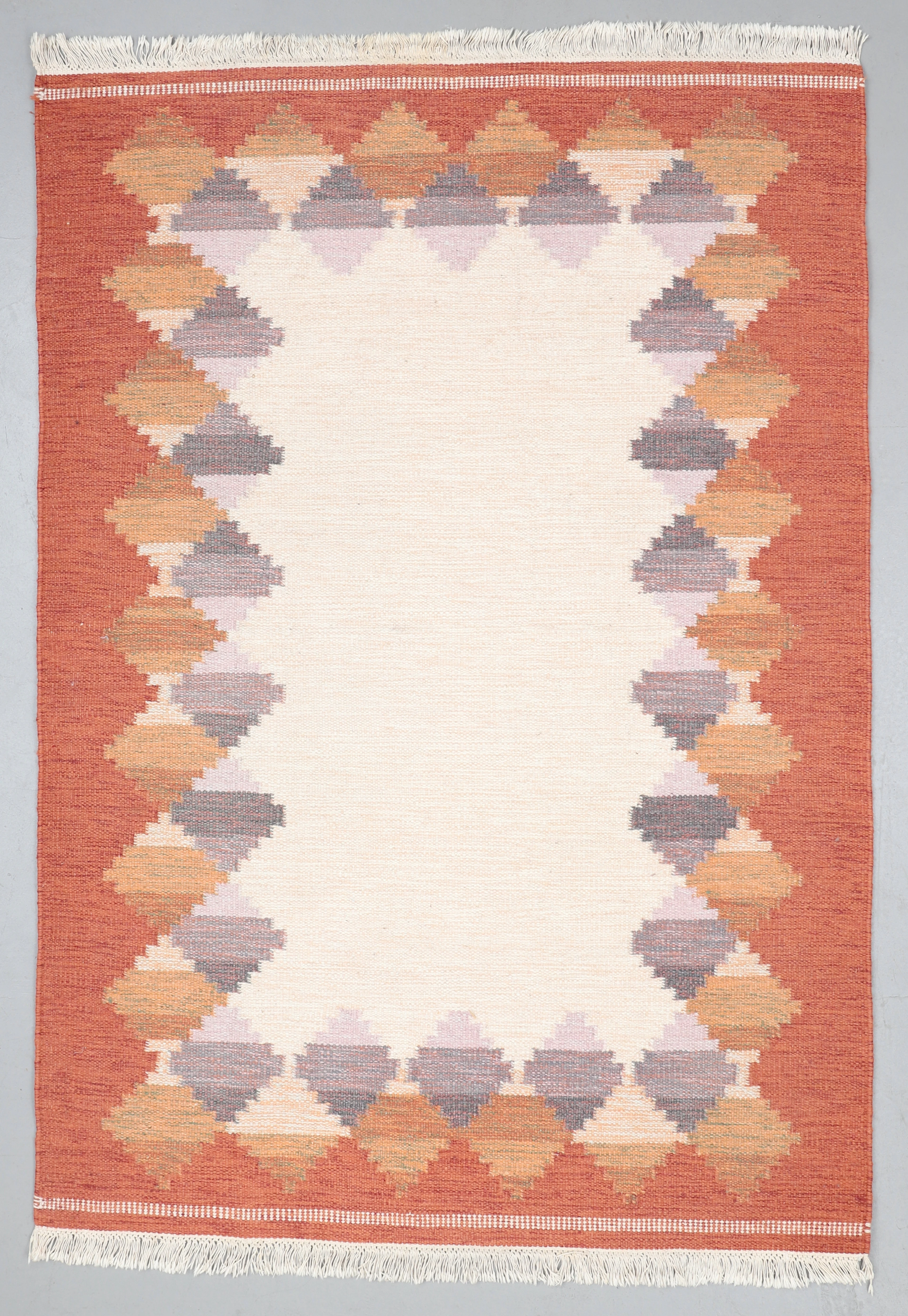 MATTA, röllakan, osignerad, 195 x 137 cm.