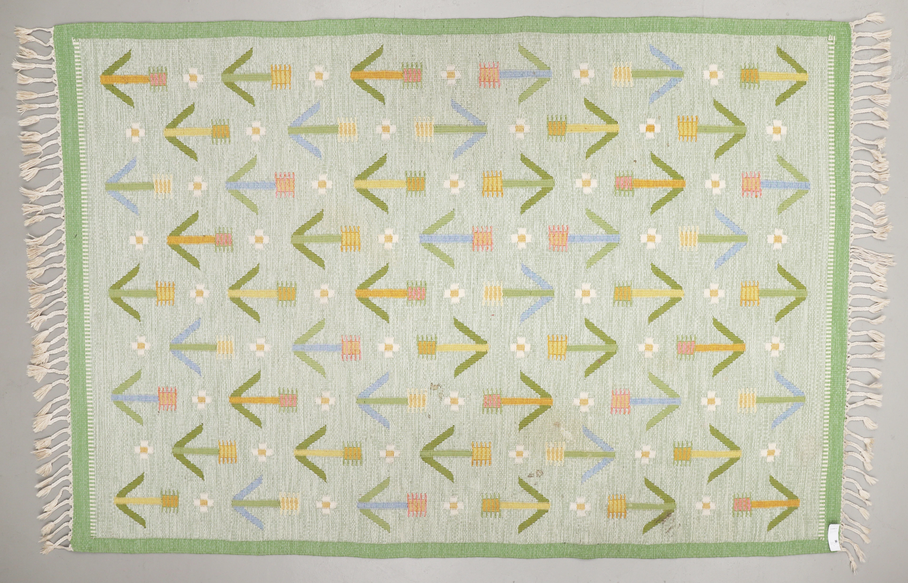 MATTA, röllakan, osignerad, 240 x 164 cm.
